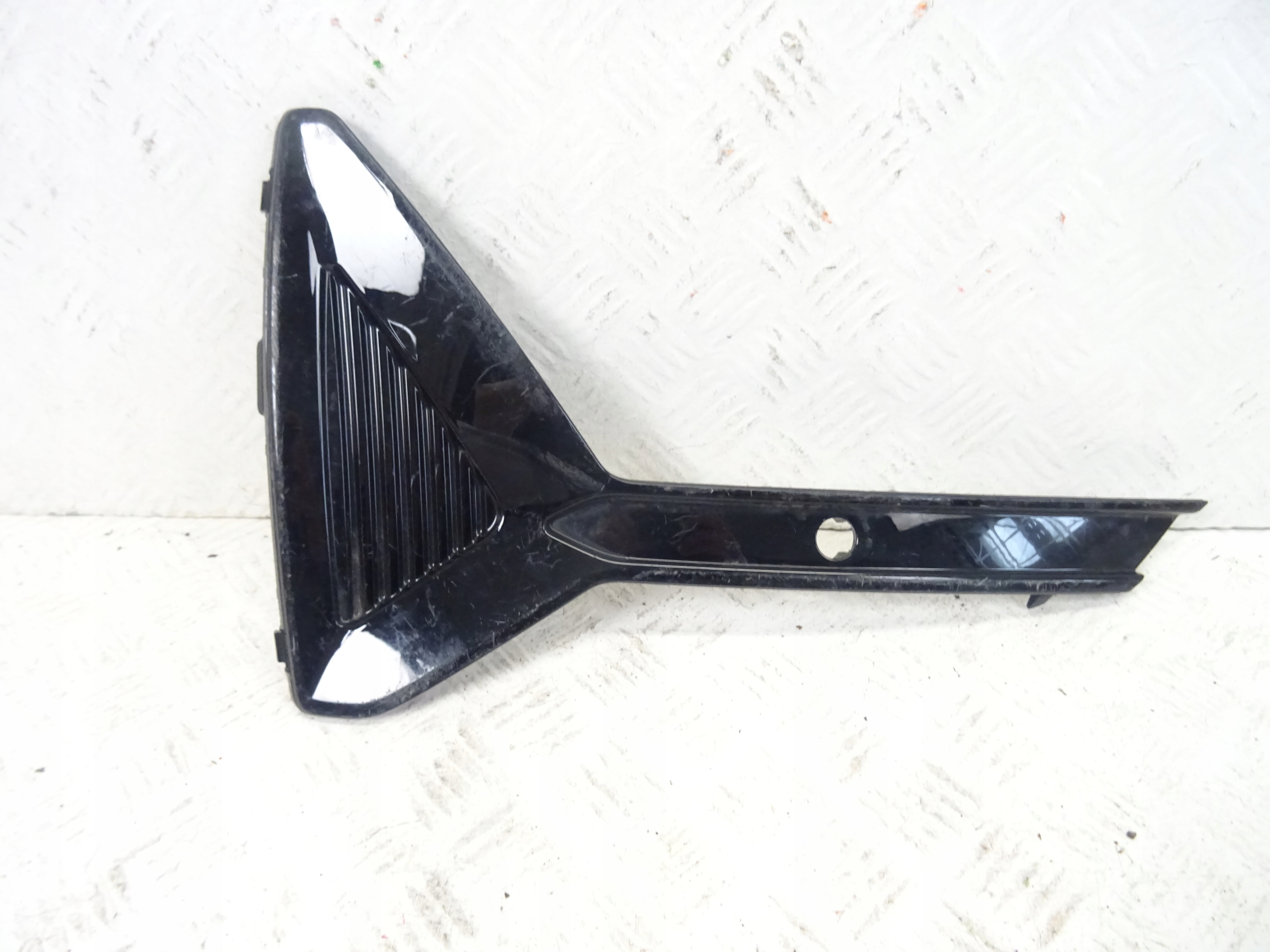 grid of a bumper front front right POLESTAR II 2 33631405
