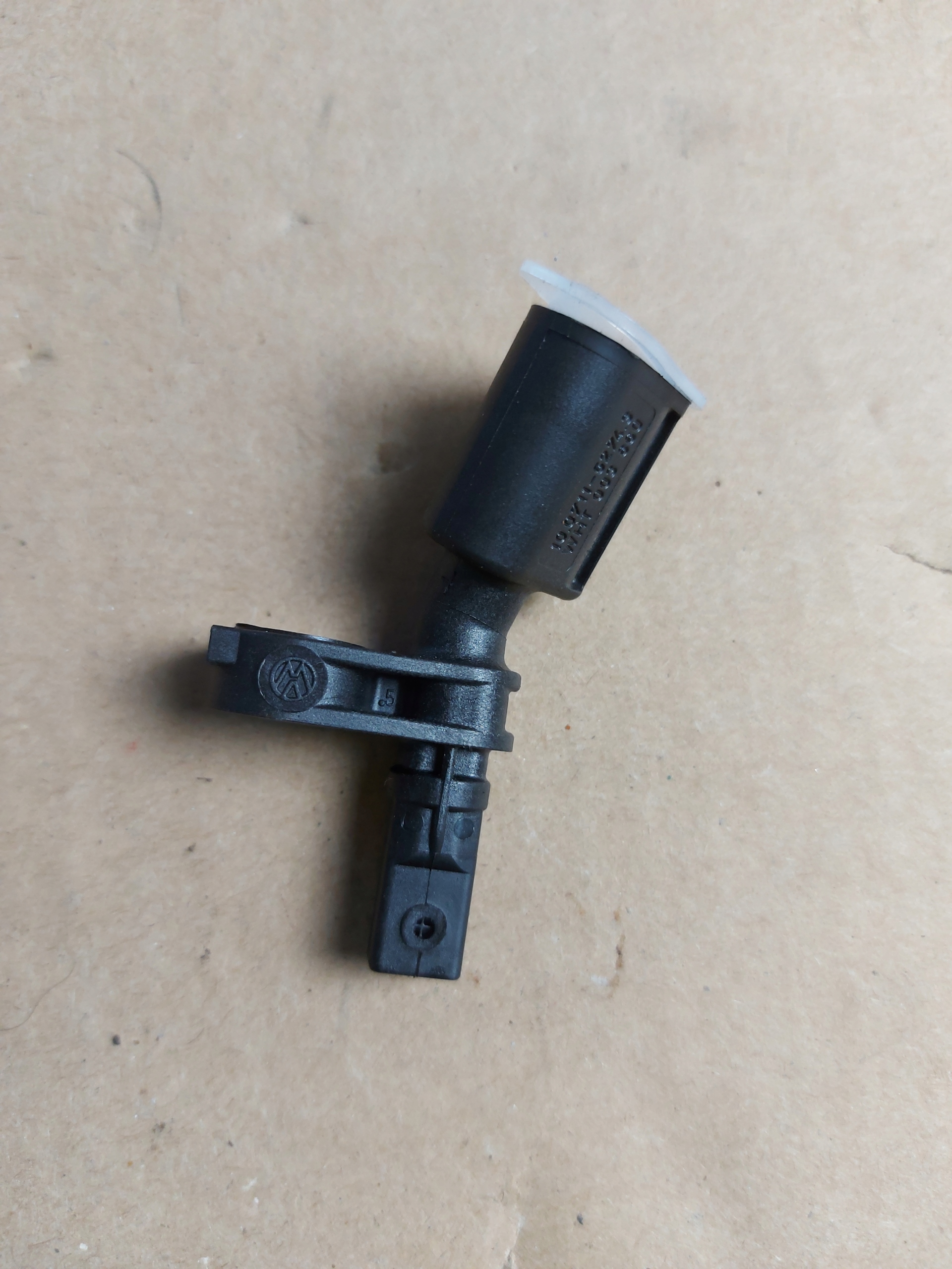 Sensor ABS rechts vorne VW PASSAT B8 neu Original