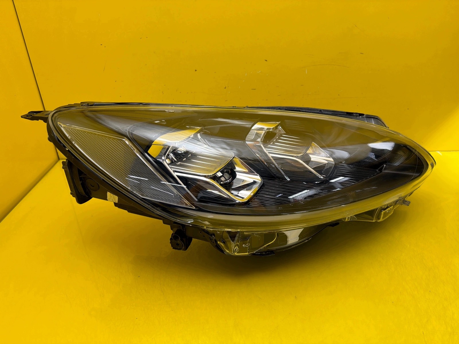 light right front Ford Kuga MK3 III 3 Full Led LV4B-13E014-FB