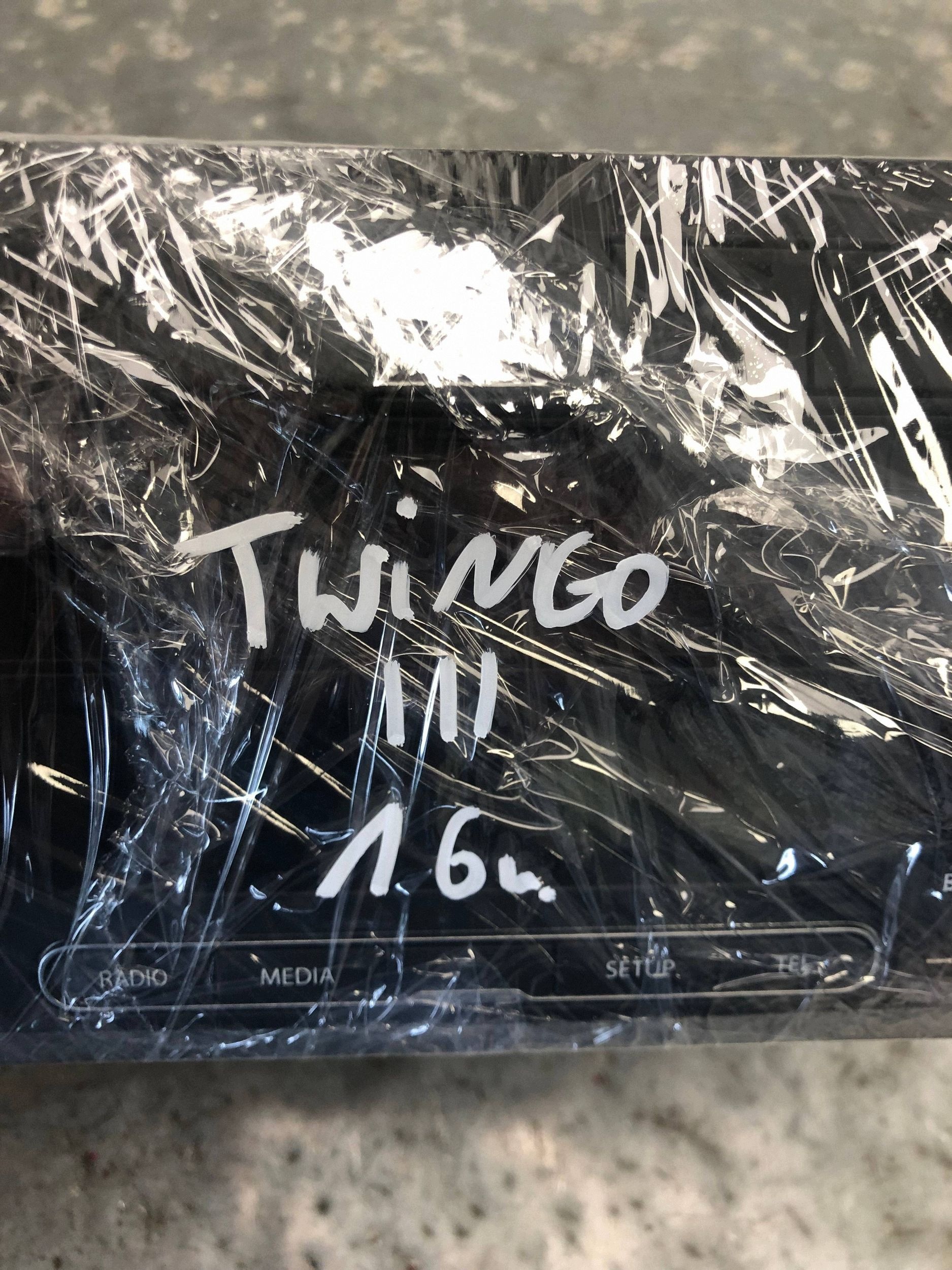 RADIO RENAULT TWINGO III 281153690R