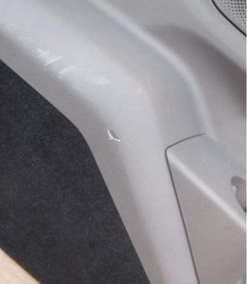 BOCZEK BAGAZNIKA LEWY FORD CUSTOM LIFT Part manufacturer Ford OE