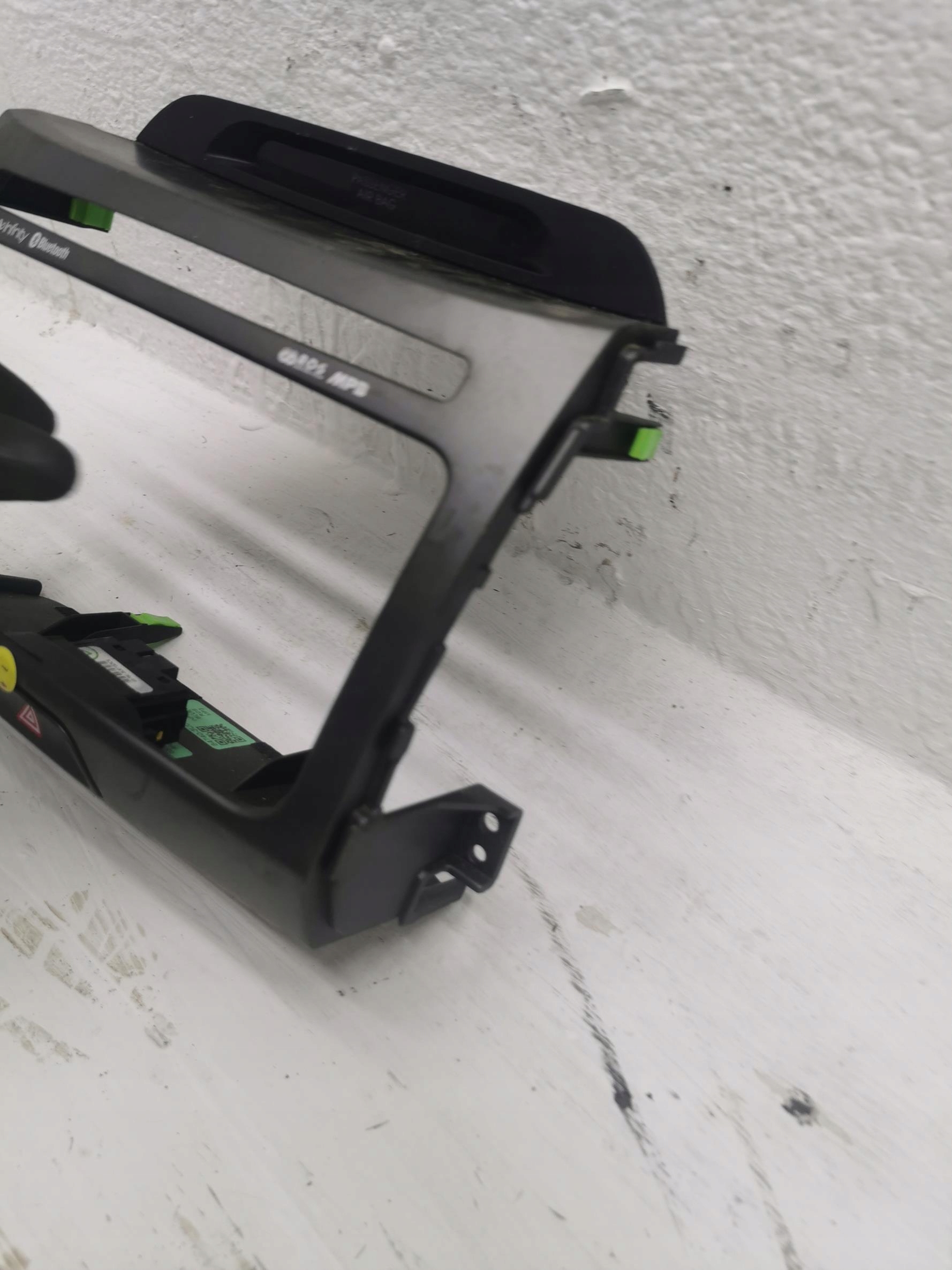 frame RADIA navigation devices KIA SPORTAGE III 84740-3U045