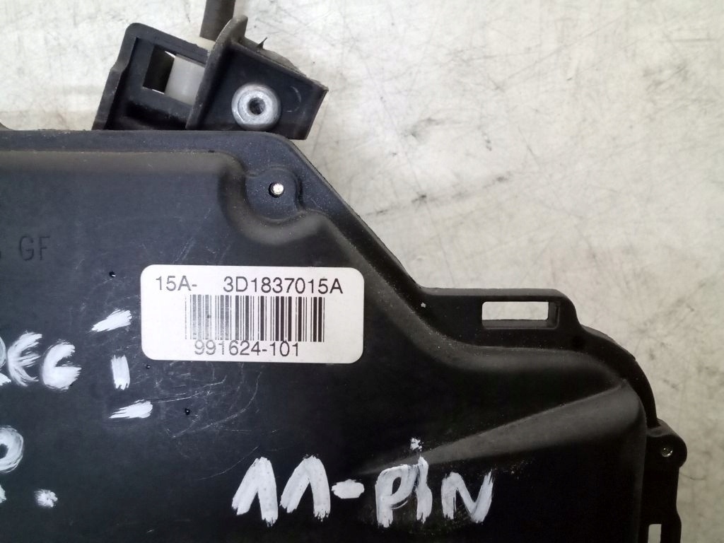 VW Touareg and 1 7L lock left front front 3D1837015A