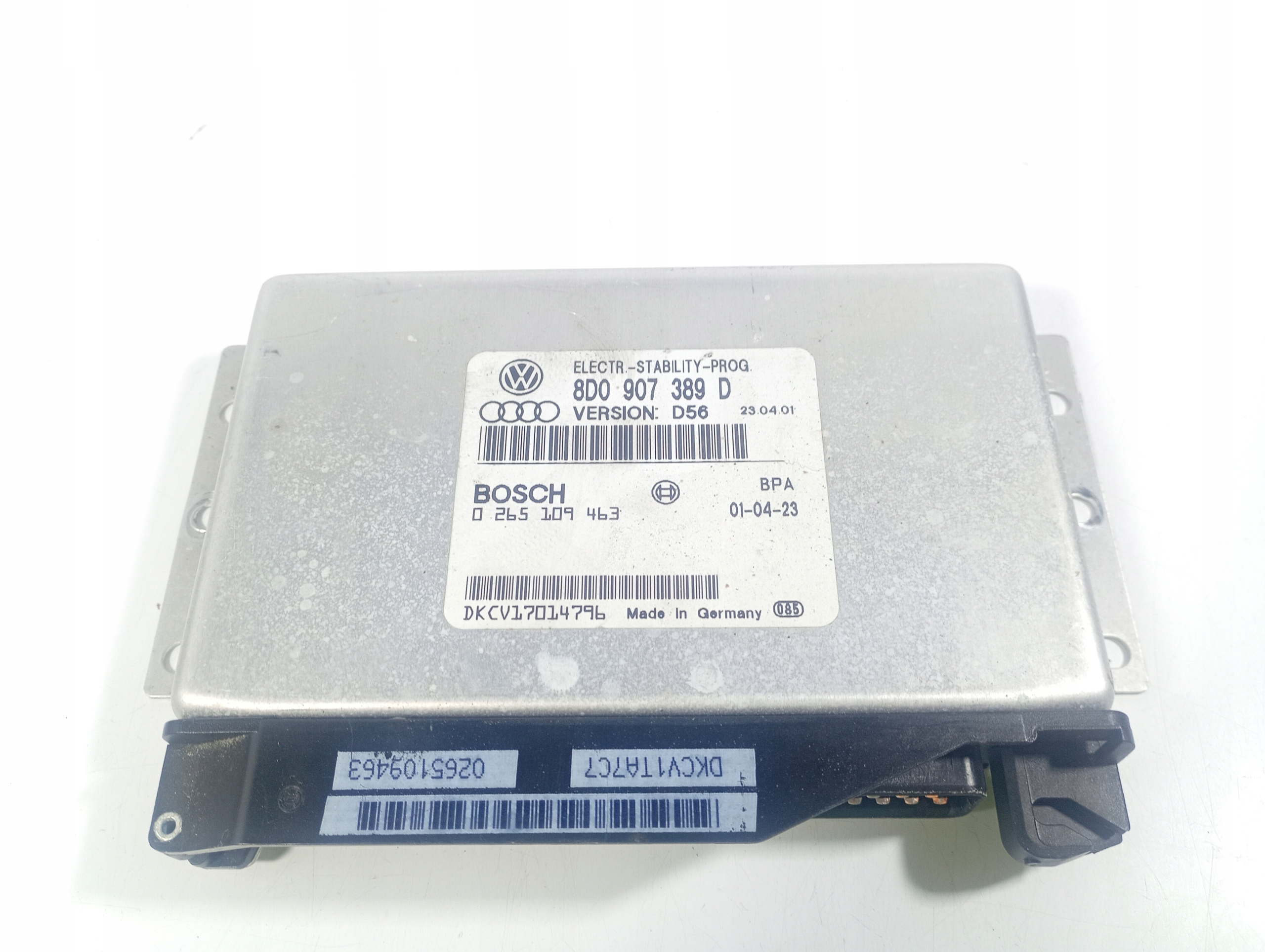 Audi A4 B5 94-01 computer control unit of the engine OE 8D0907389D