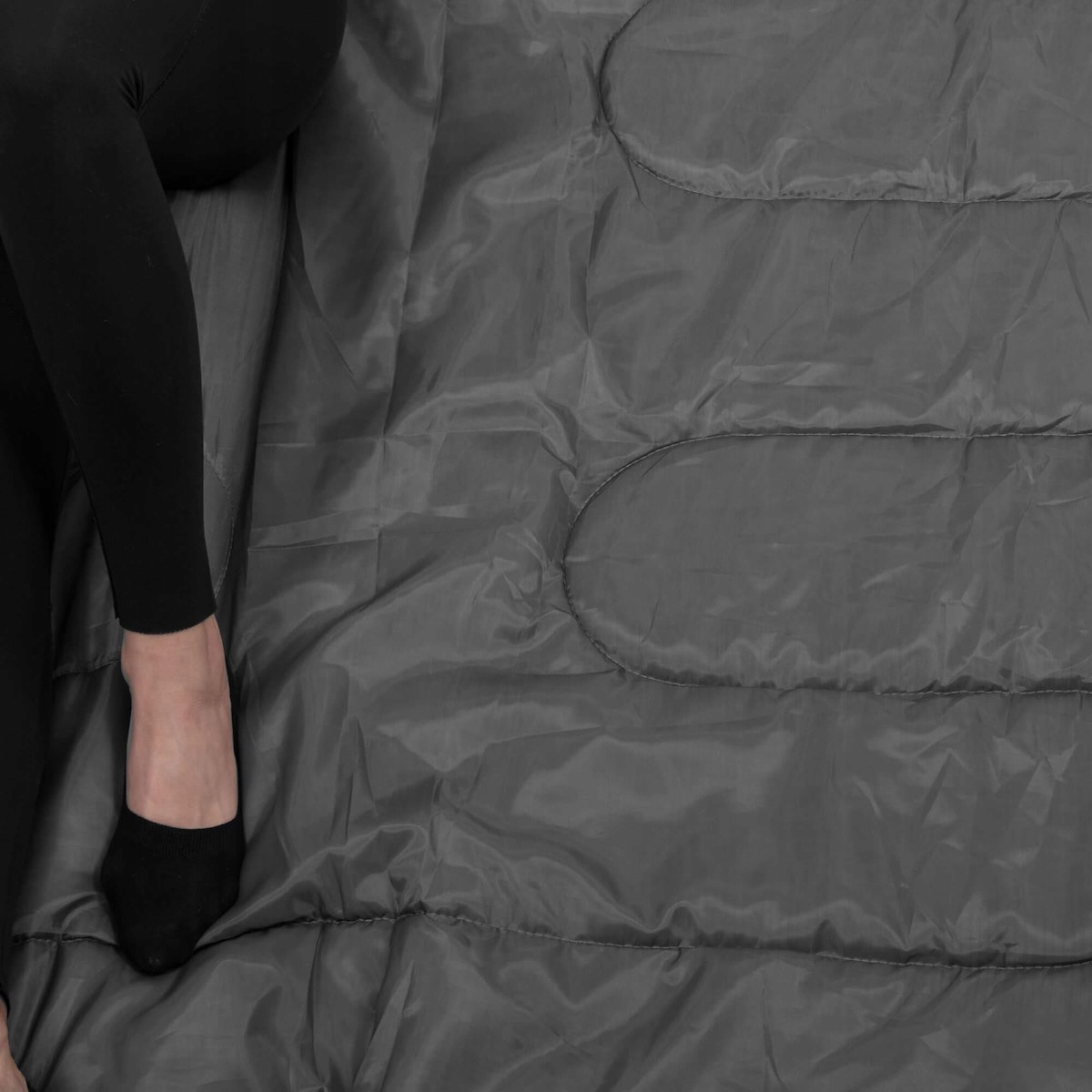 ŚPIWÓR MUMIA TURYSTYCZNY LEKKI CIEPŁY KOŁDRA KAPTUR 2w1 POKROWIEC 210x75 CM Kolor dominujący czarny