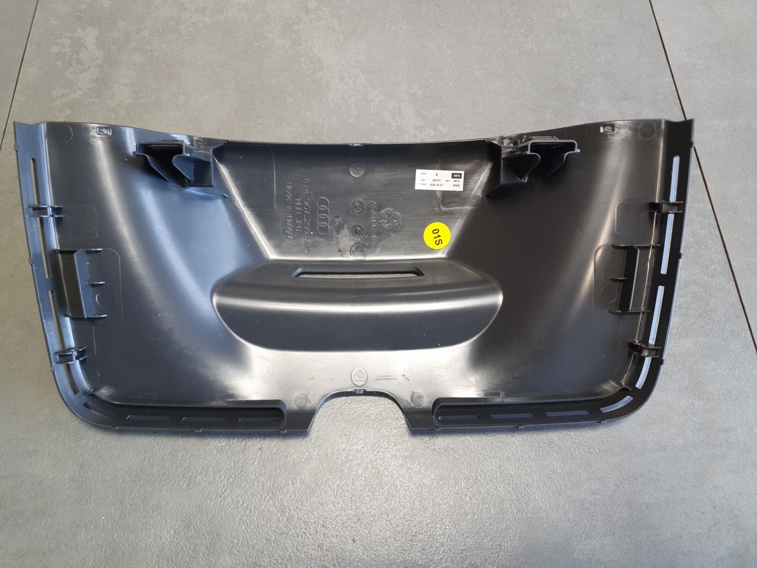 Audi A3 8Y obal zrcadla vnitřního 8Y4907299A