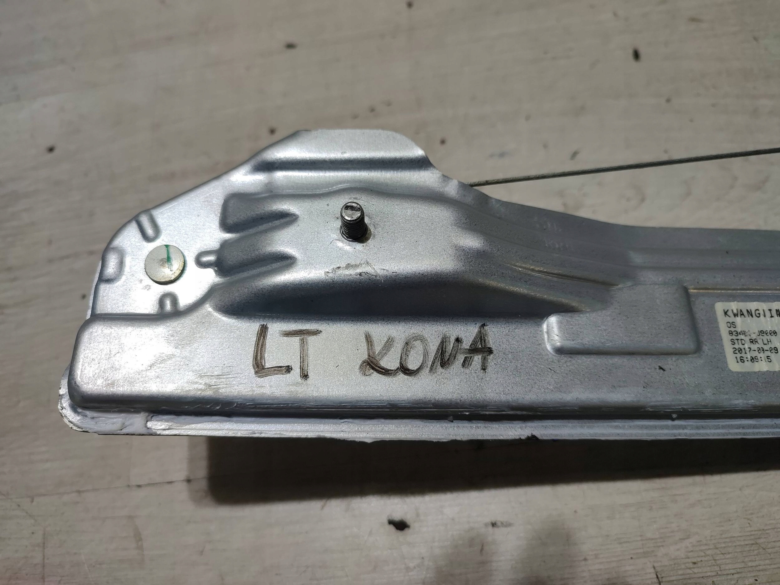 Hyundai Kona and 2018 rear part side left window regulator