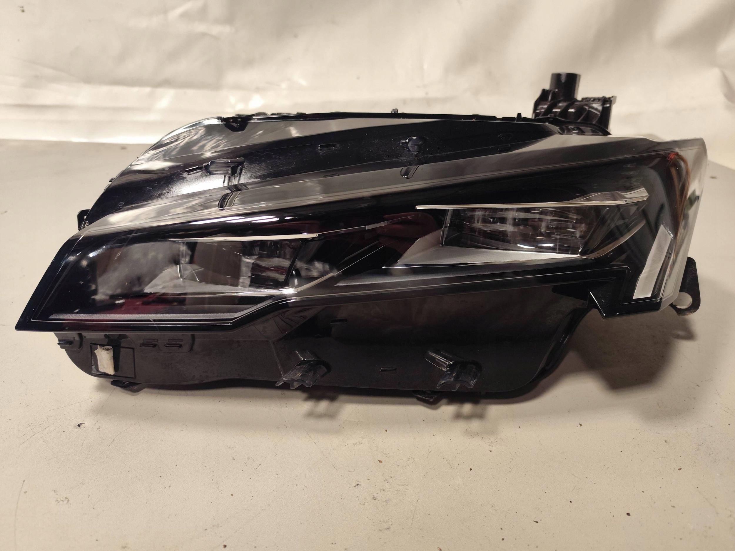 PEUGEOT 408 P54 light front left LED MATRIX 98596621