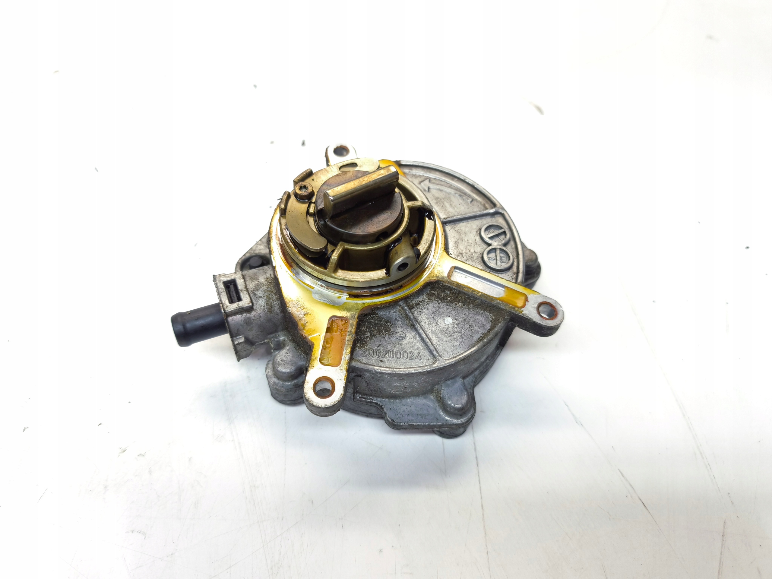 pump VACUM AUDI A4 B7 A6 C6 3.2 FSI 06E145100T
