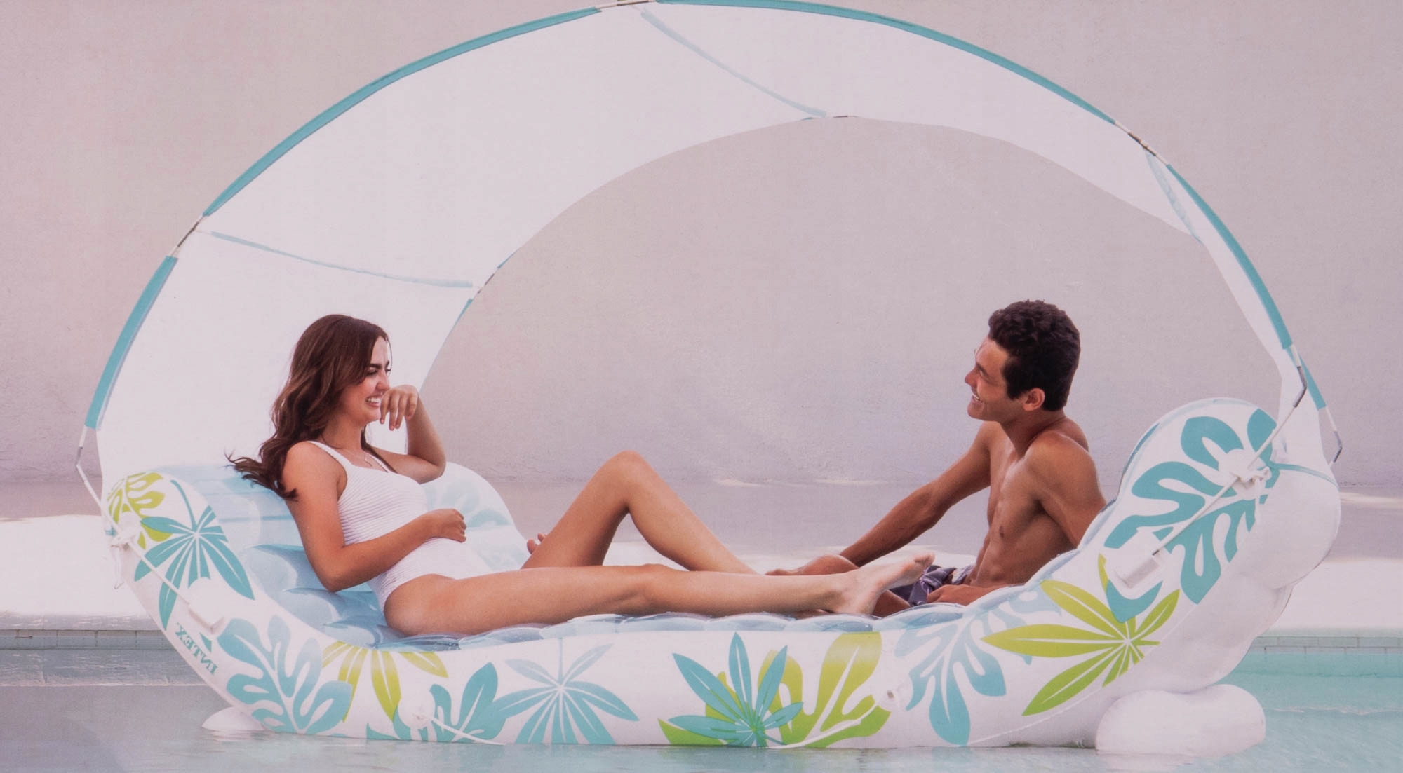 DMUCHANY MATERAC LEŻAK Z DASZKIEM INTEX NAD WODĘ NA BASEN DWUOSOBOWY 224 cm Marka Intex