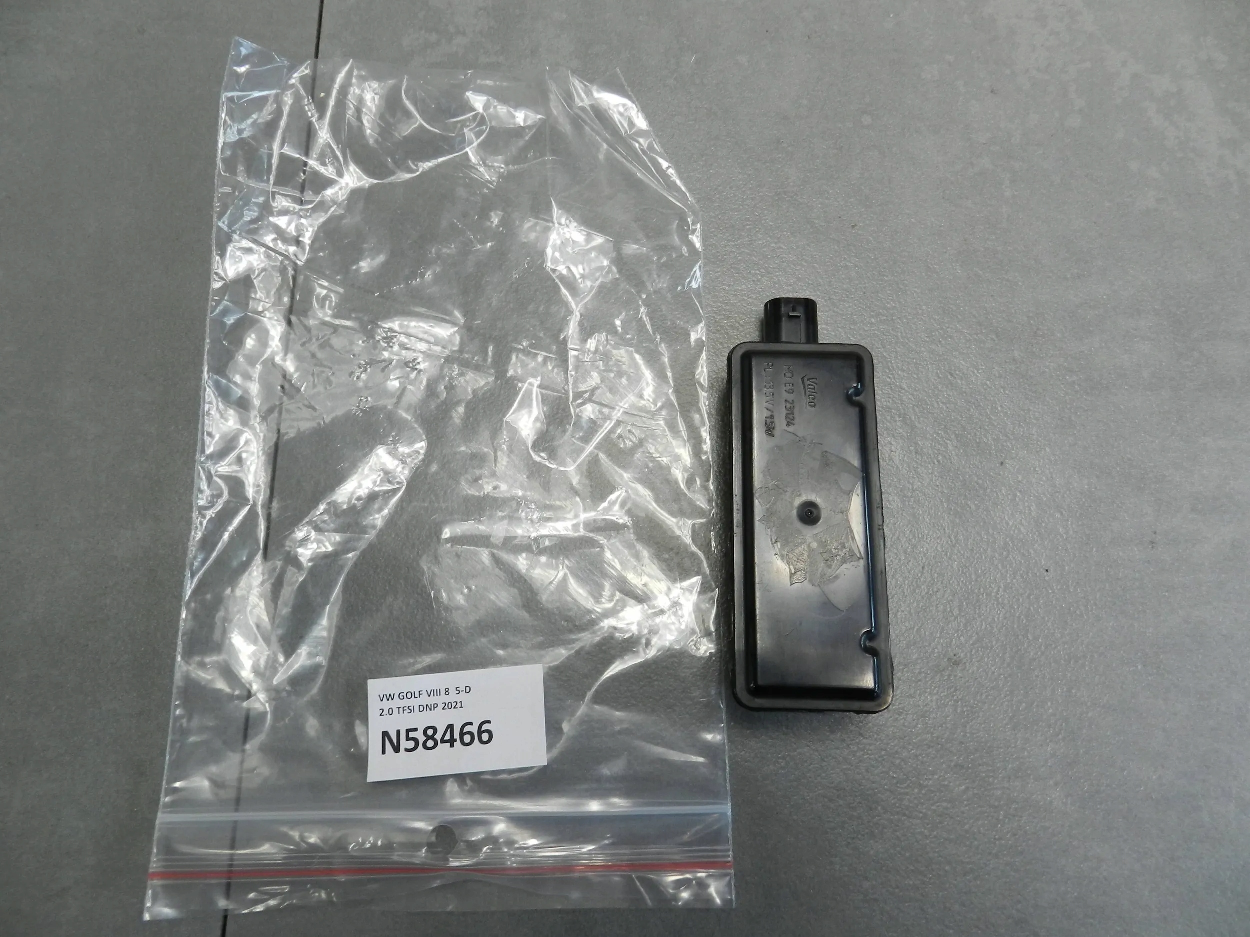 VW Golf VIII OPRAWKA LED 5H0941653C