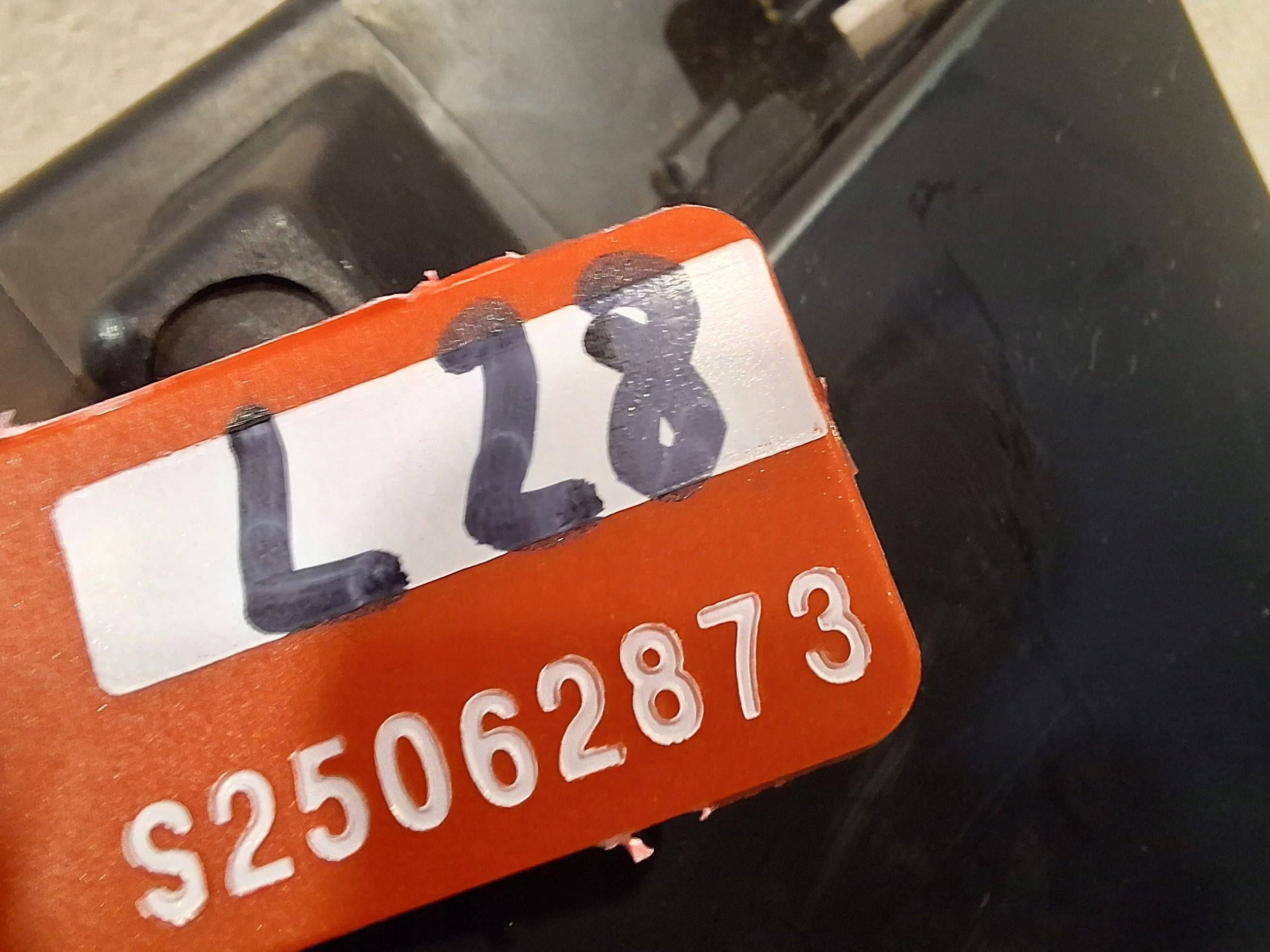 parafango sinistra Anteriore 631018998R RENAULT CAPTUR e 2013-19 nuovo Originale