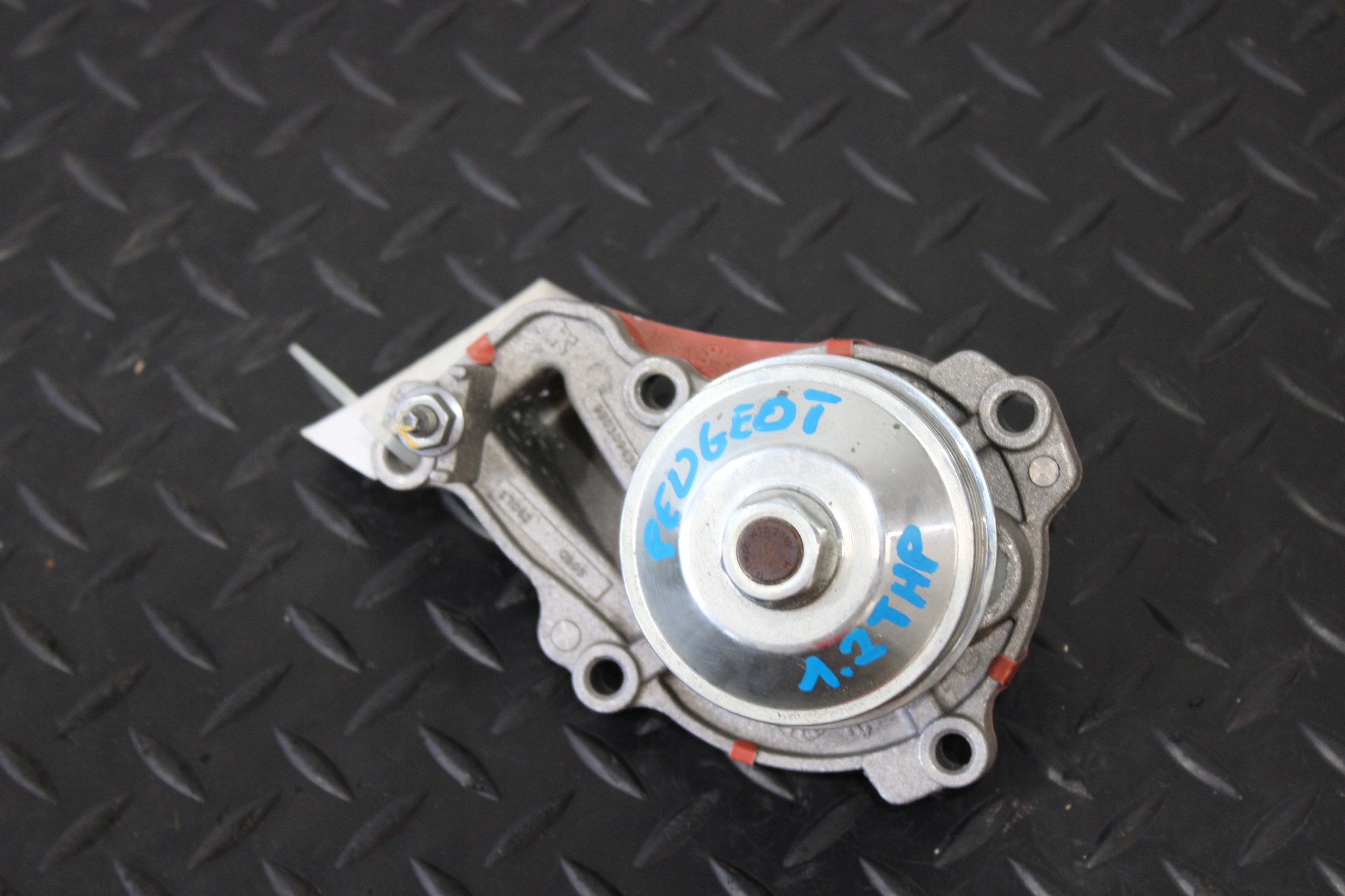 water pump PEUGEOT 9803094380