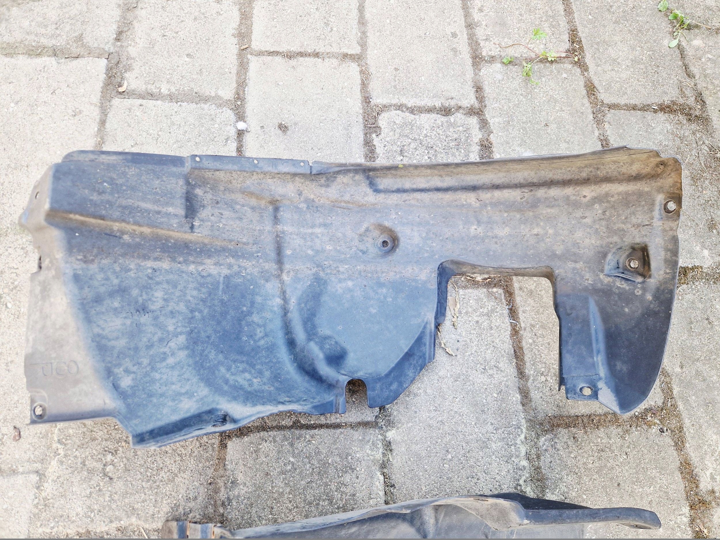 mudguard front right komplet BMW 1 E81 E87 7059372