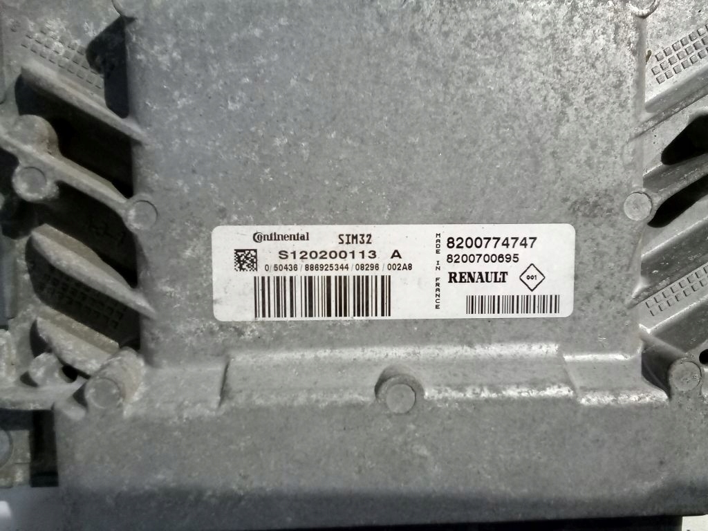 Renault Twingo II 2 computer control unit 8200774747