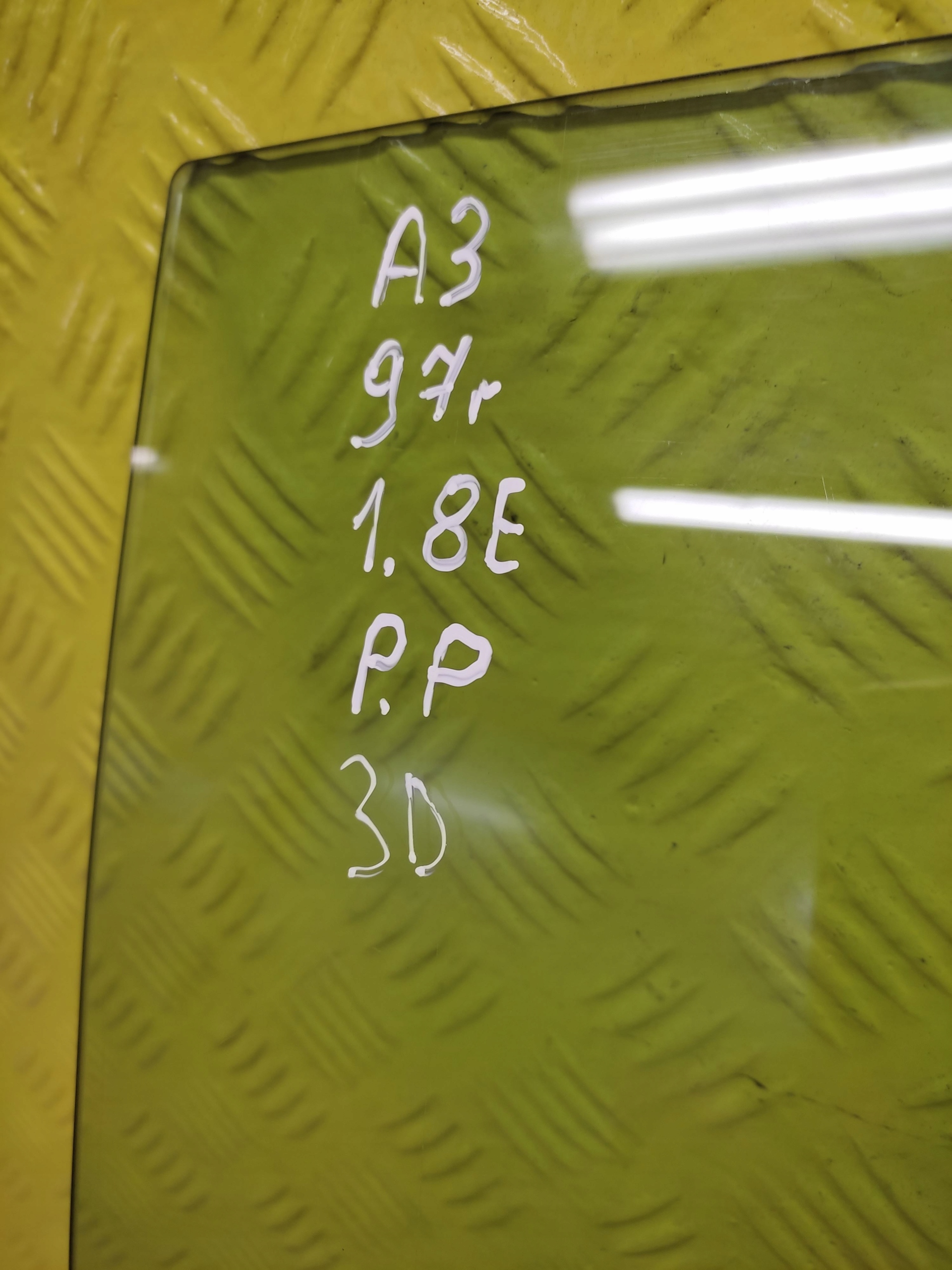AUDI A3 8L window door right front