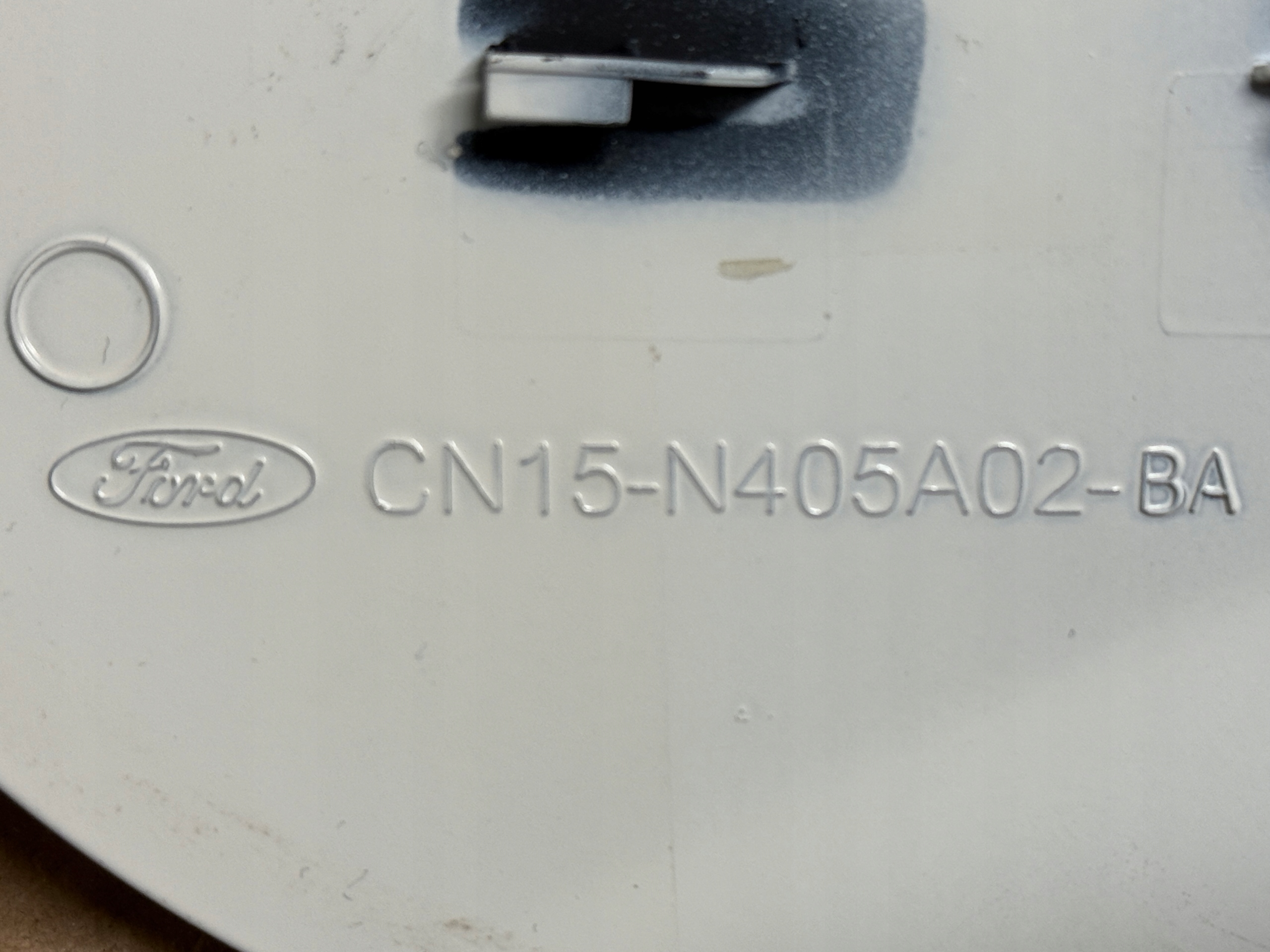FORD ECOSPORT 2012-2017 Tankklappe des Kraftstoffsbehälters DIAMOND WHITE