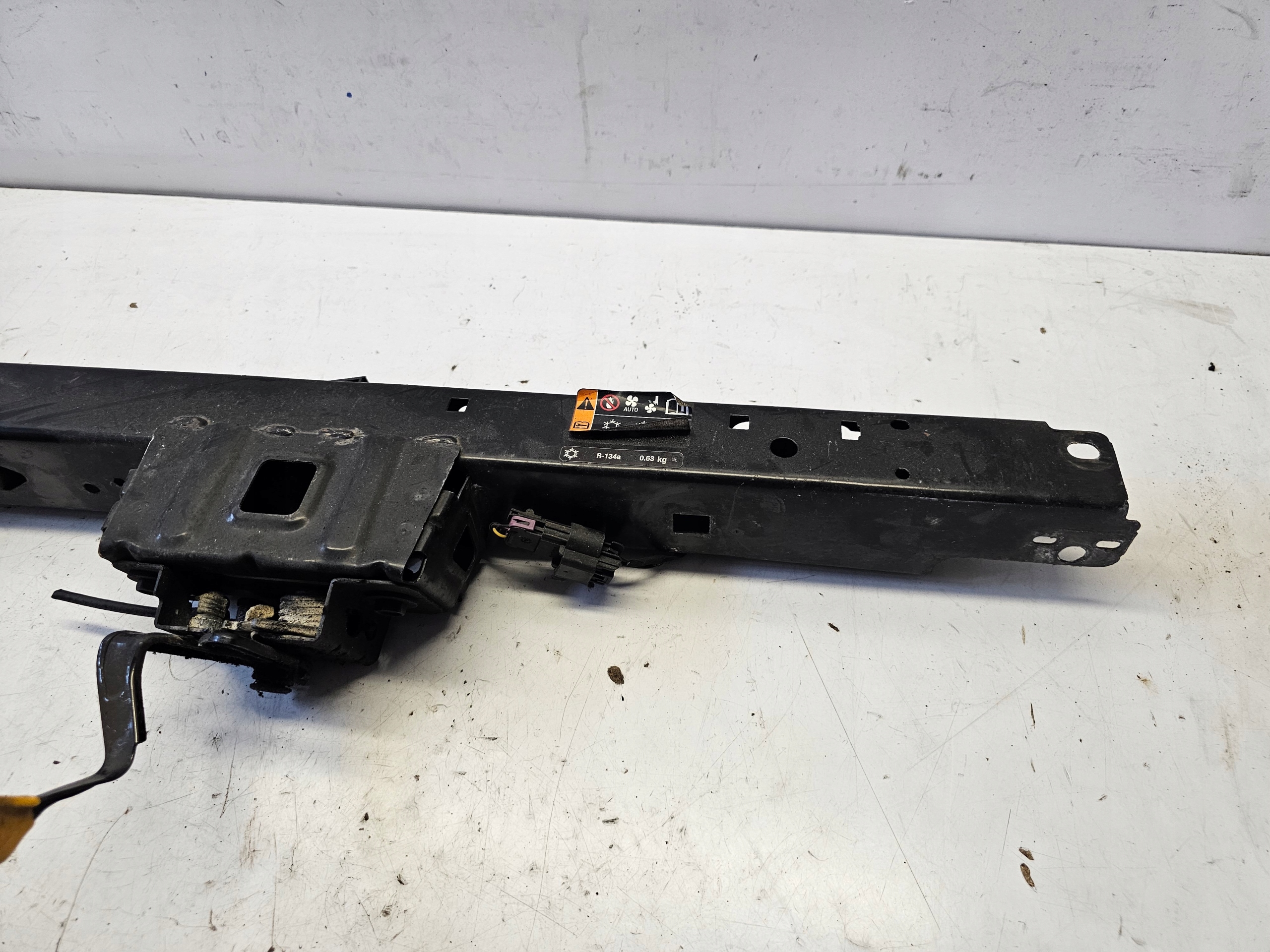 OPEL ZAFIRA C tension belt upper sider pillar front