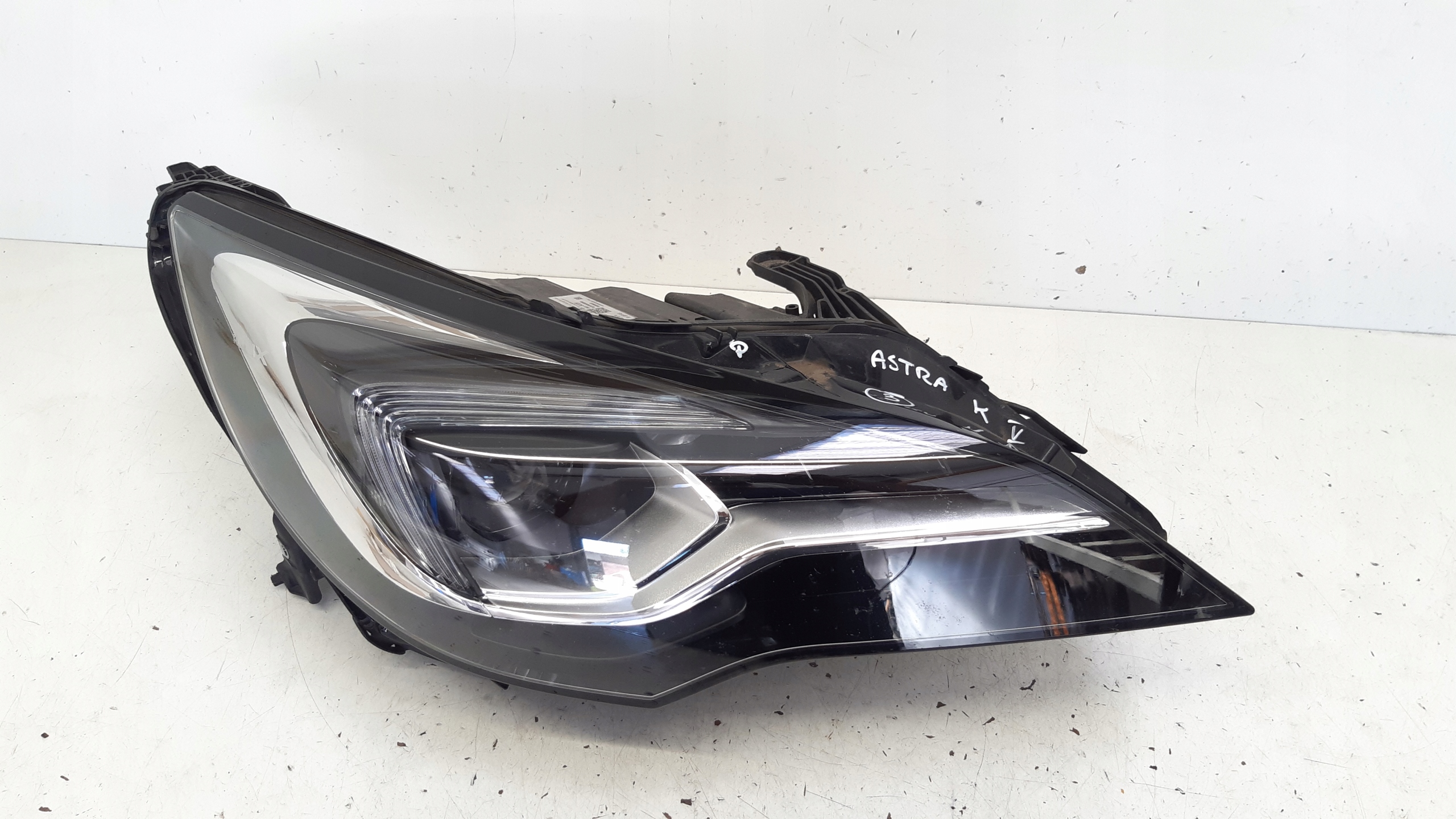 light right front full led europa 39218026 Opel Astra K