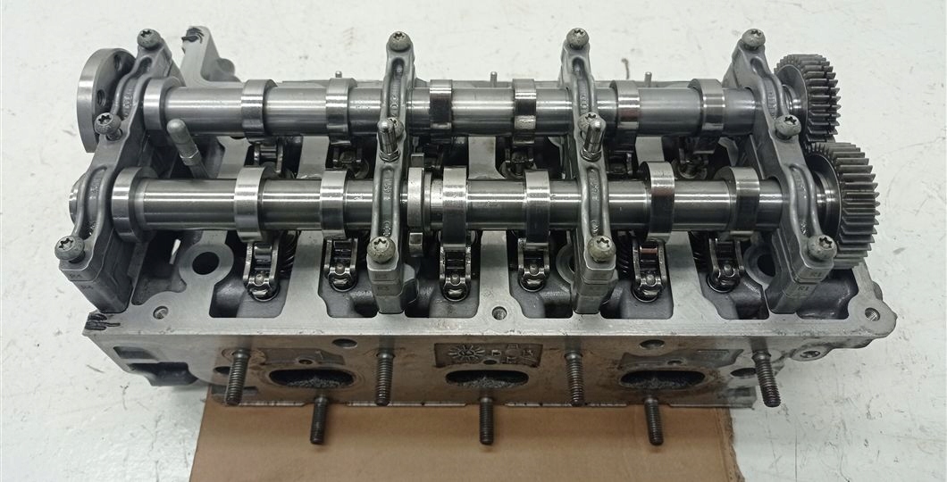 GŁOWICA PRAWA Z WAŁKAMI AUDI A6 A7 Q5 3.0 TDI BITURBO CGQ 0594AS / 059.4.AS