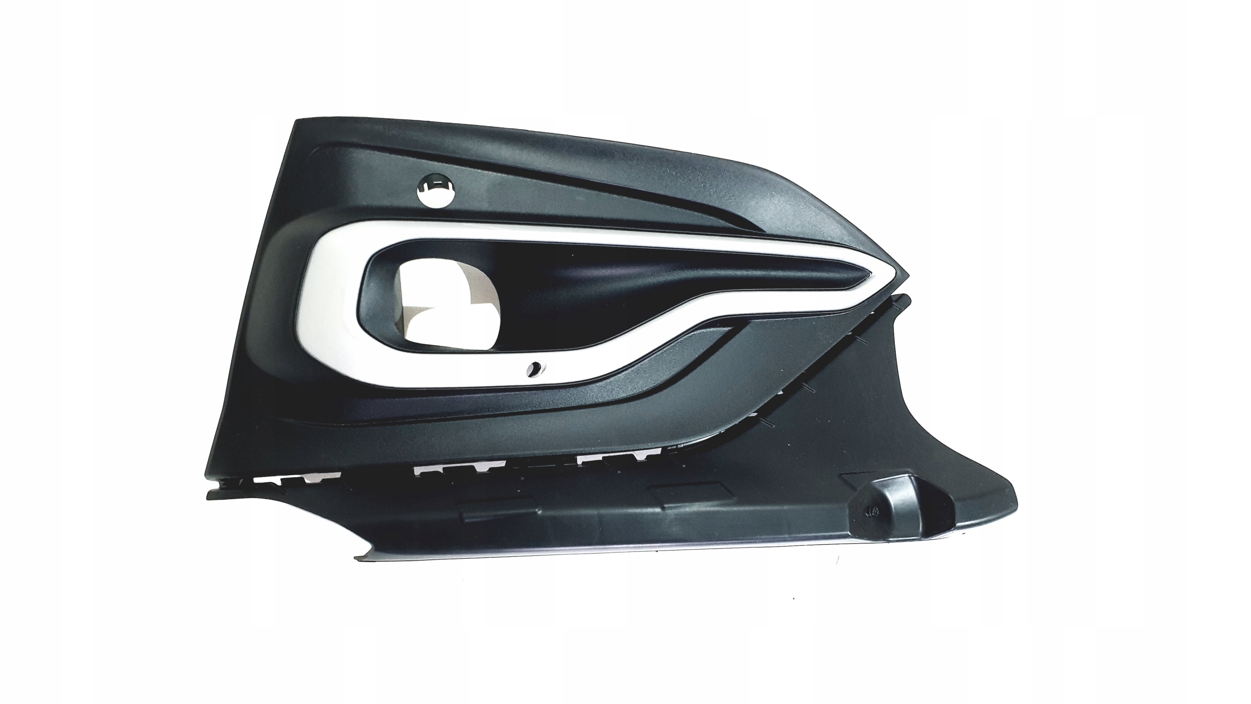 JX7B-15A298-U - РЕШЕТКА БАМПЕРА ГАЛОГЕНА FOCUS ACTIVE JX7B-15A298U