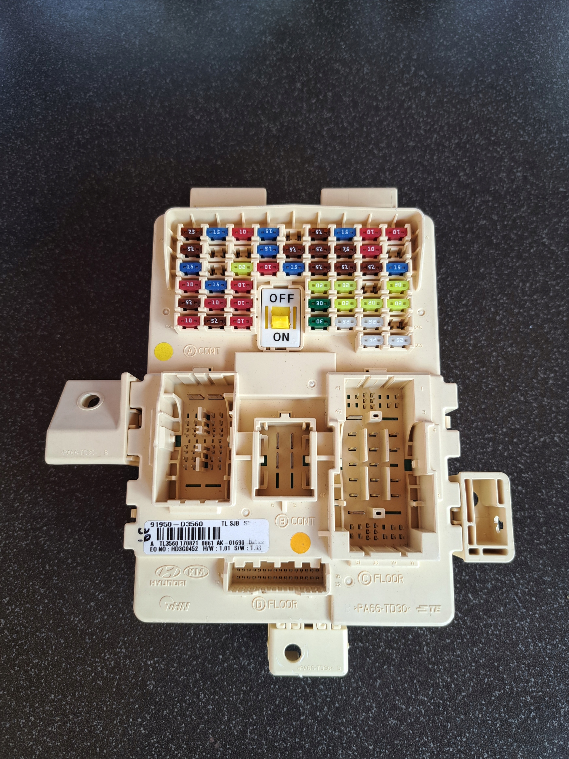 Hyundai OE 91950-D3560