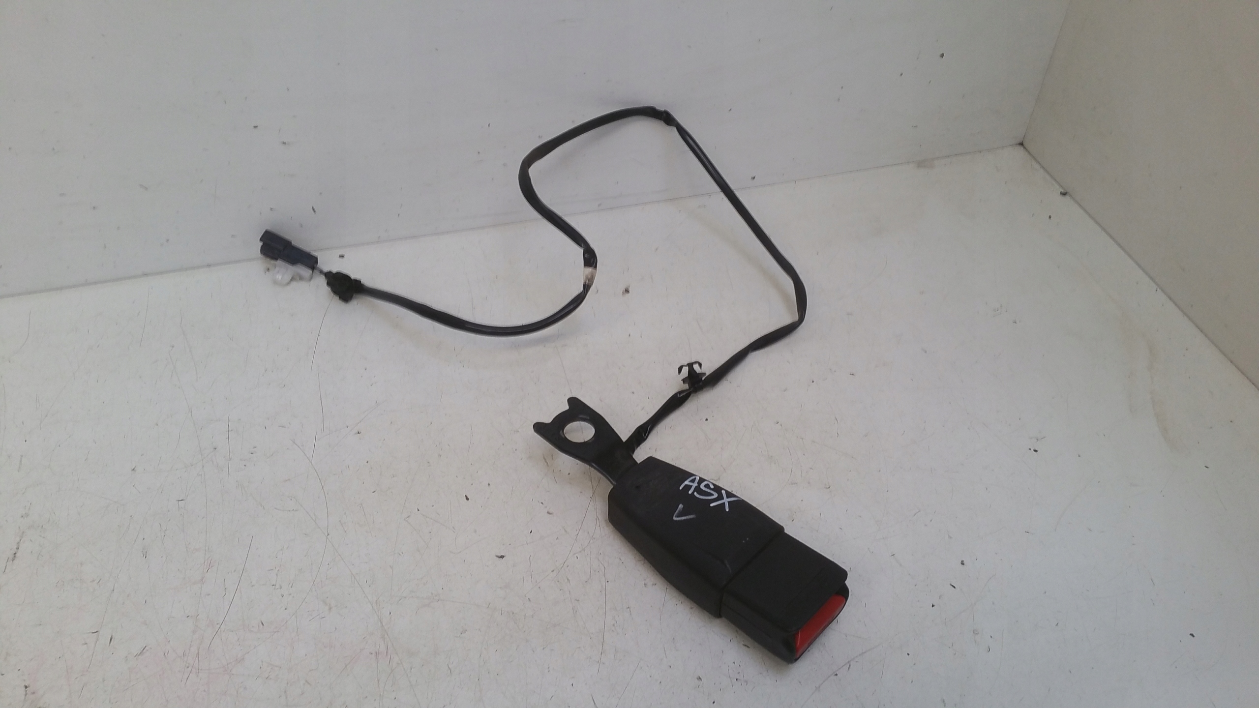 Zapinka supports left front 6187695A Mitsubishi ASX