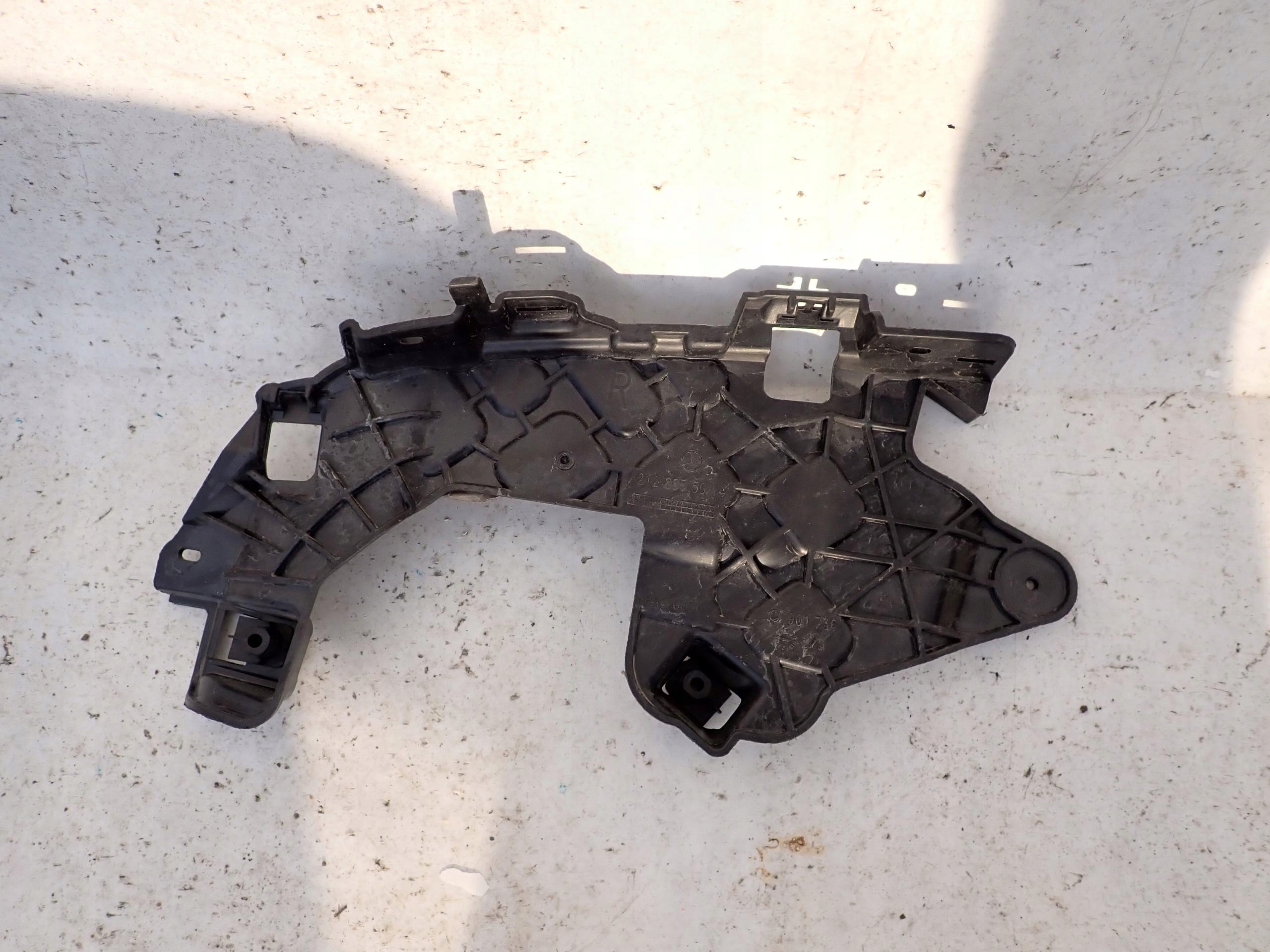 MERCEDES E-KLASA W212 bumper bracket right rear part