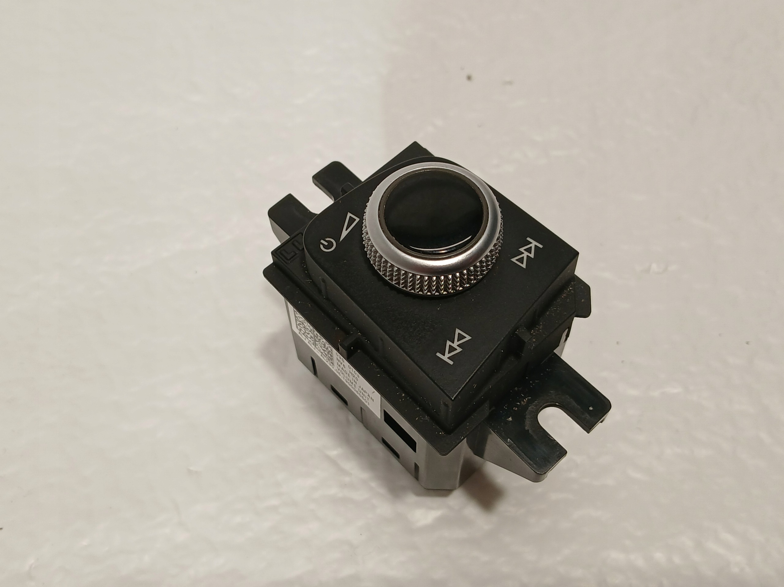 AUDI A4 B9 LIFT switch REGULATOR GLOSNOSCI 8W1919616D