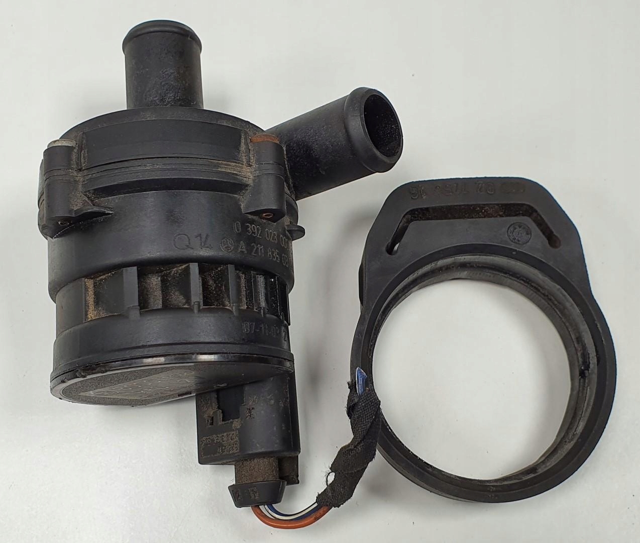 A2118350364 - Насос циркуляции воды Мерседес Р-КЛ В251 А2118350364