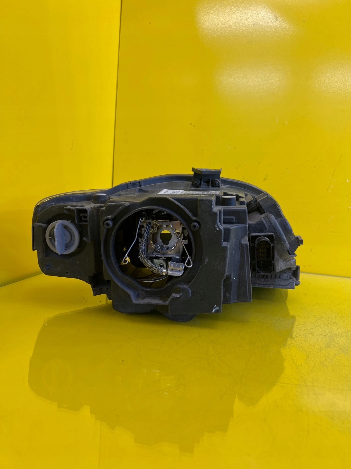 light left Audi A4 B7 Xenon 8E0941003BM Nieskretna