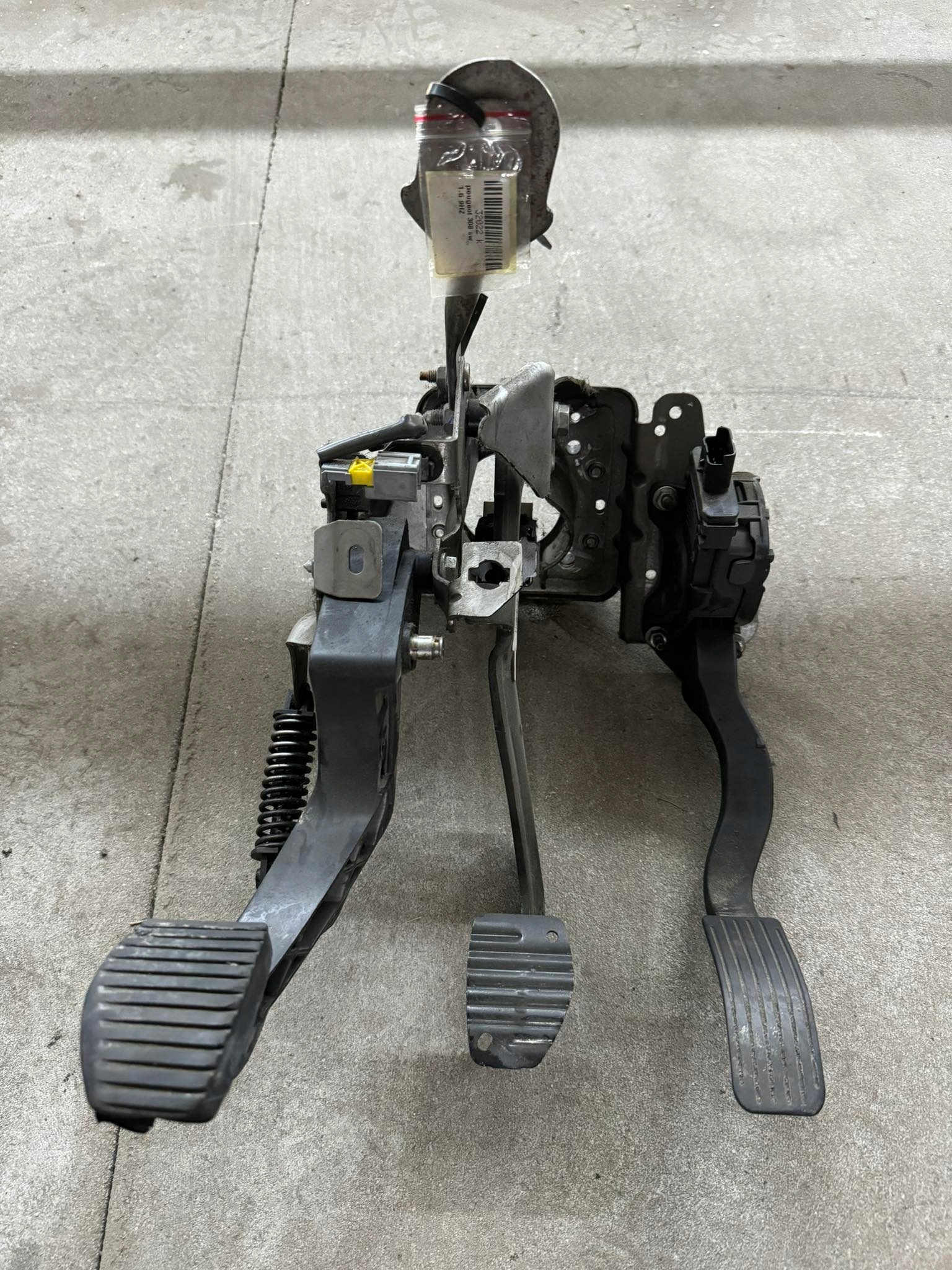 PEDAŁ SPRZĘGŁA HAMULCA GAZU PEUGEOT 308 T7 1.6 9HZ 9681530380