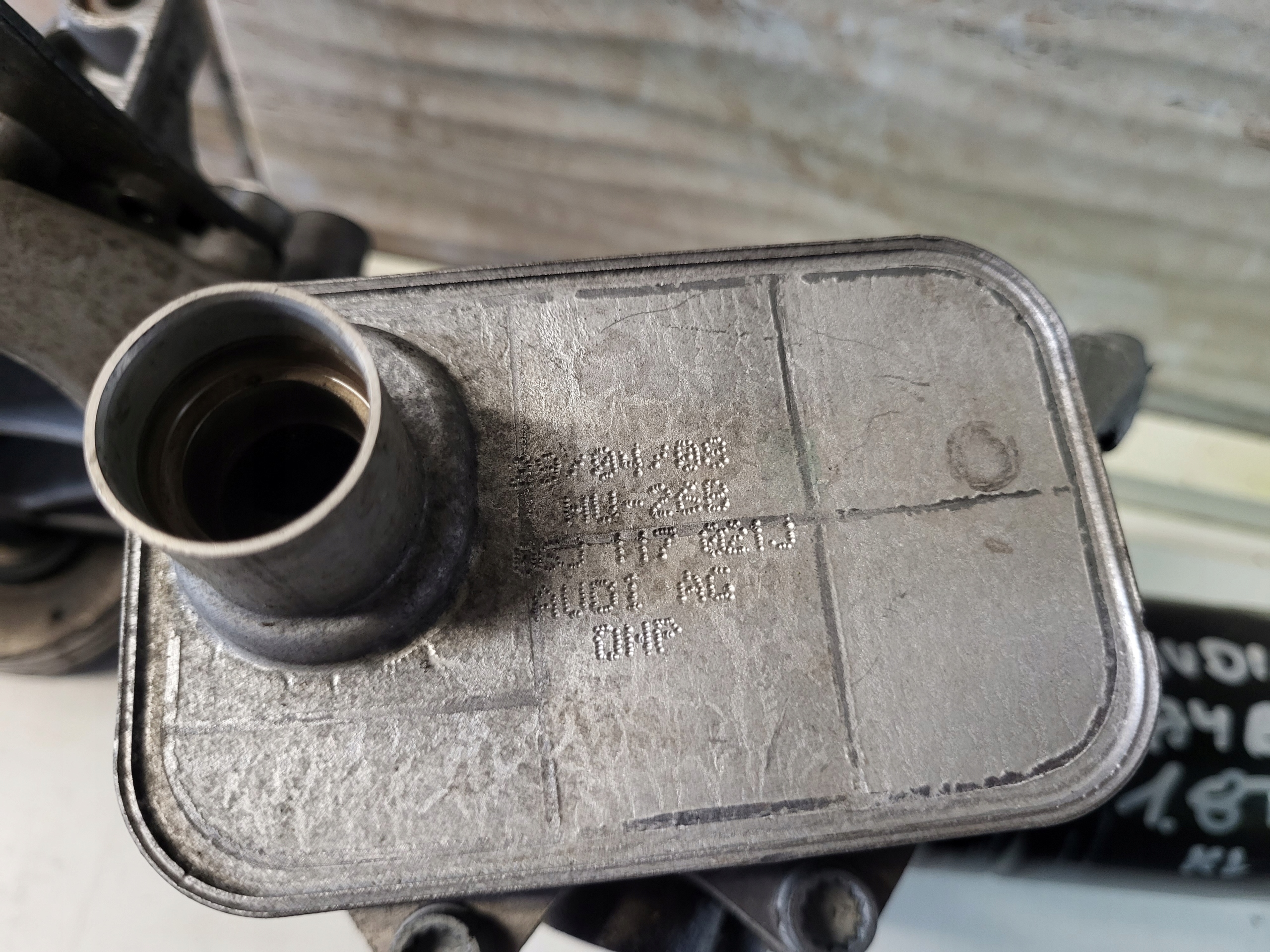 Ölfiltergehäuse AUDI A4 B8 1.8 TFSI 06J117021J