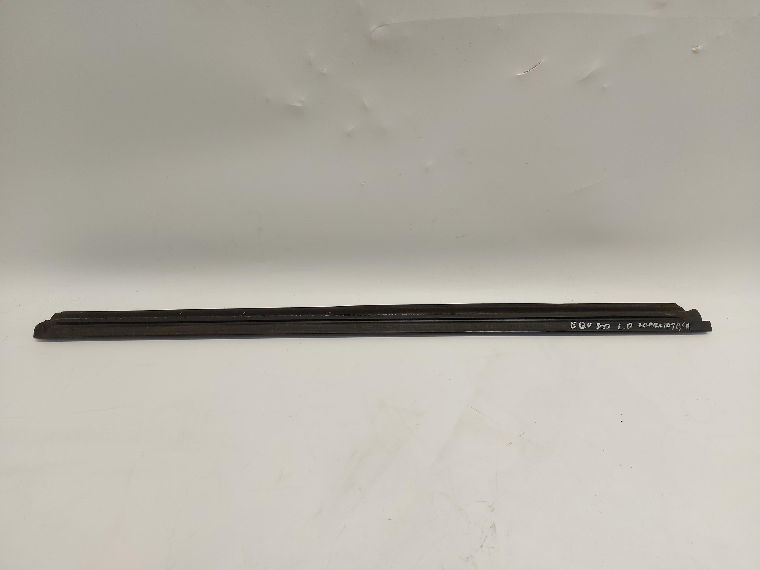 Mercedes EQV w447 V-klasa moulding left front dust oryg a44772003
