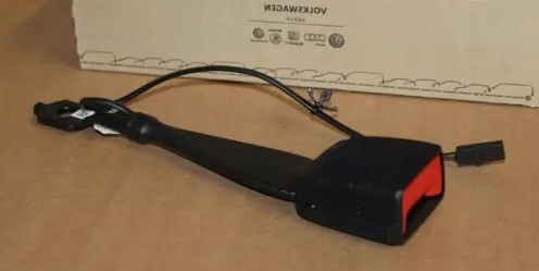 ZAMEK PRZEDNI PRAWY PASA BEZPIECZEŃSTWA OE AUDI Q5 2018-