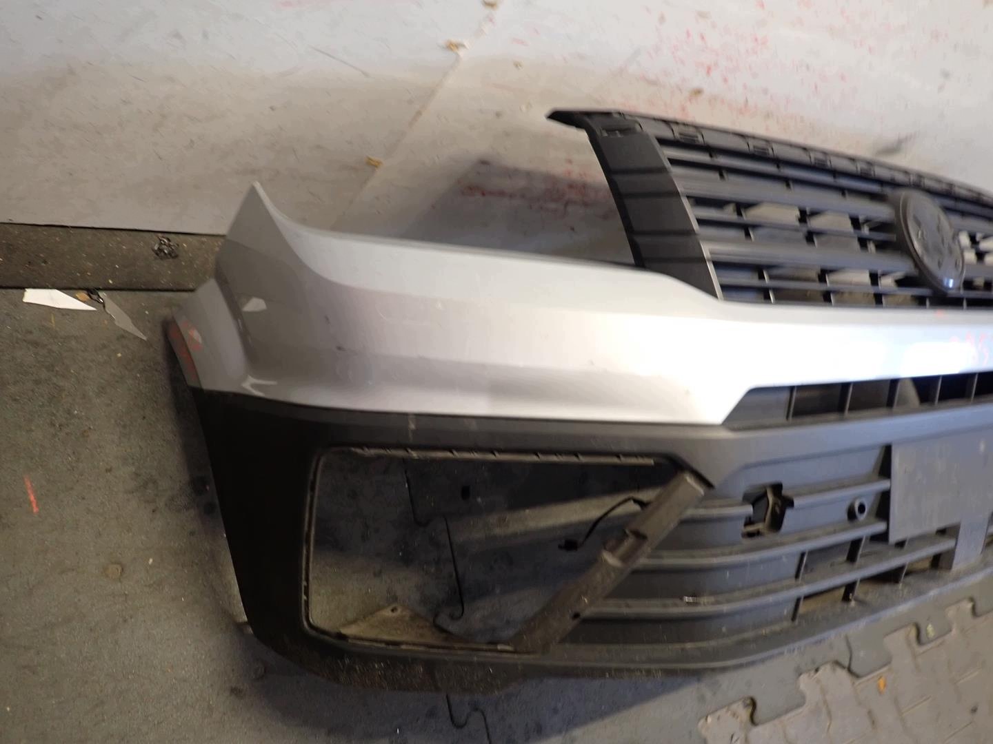 bumper front front VW CRAFTER II 2017- 7C0807221A
