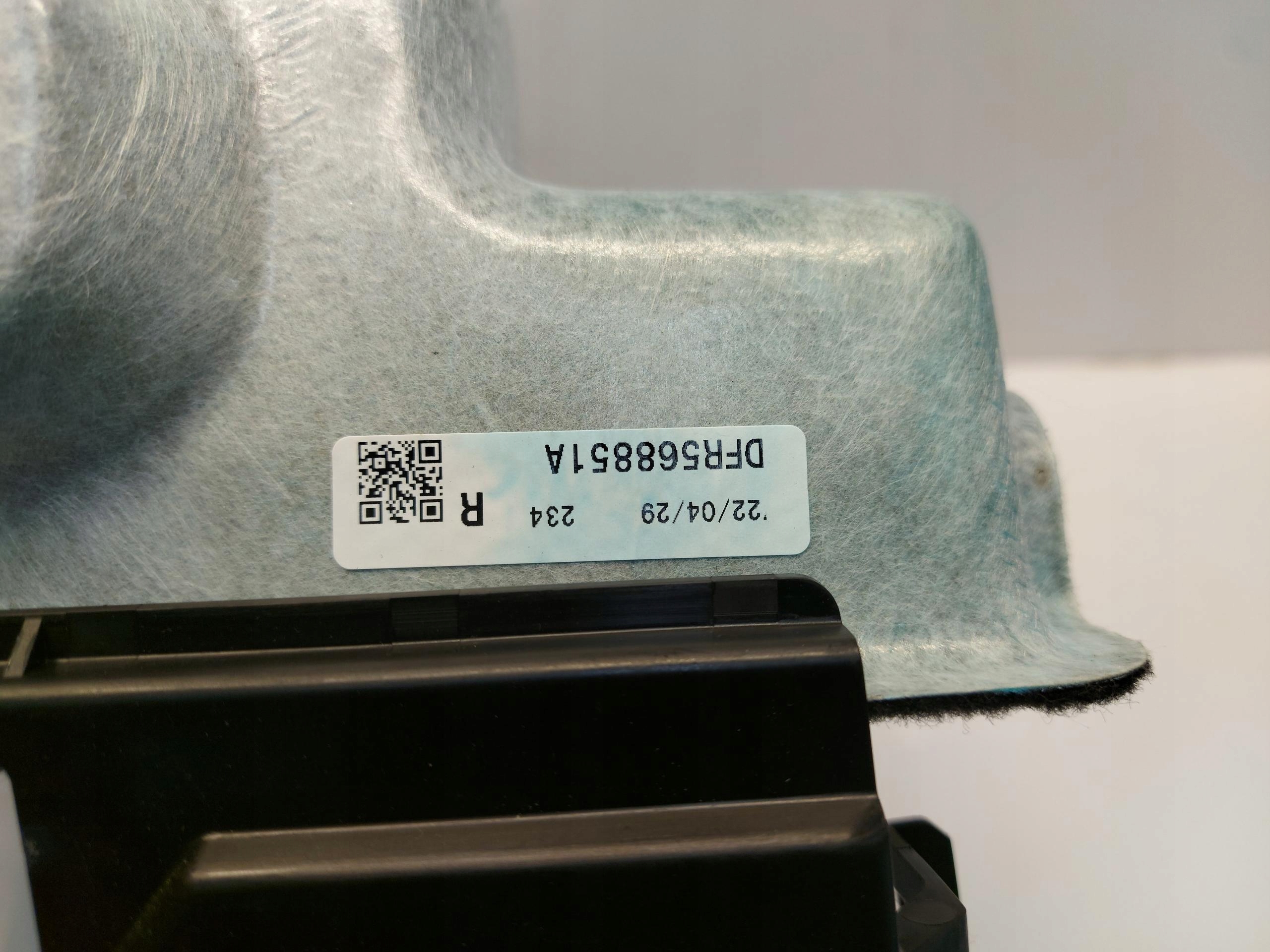 Mazda CX30 boot upholstery right rear part rear dfr568851a