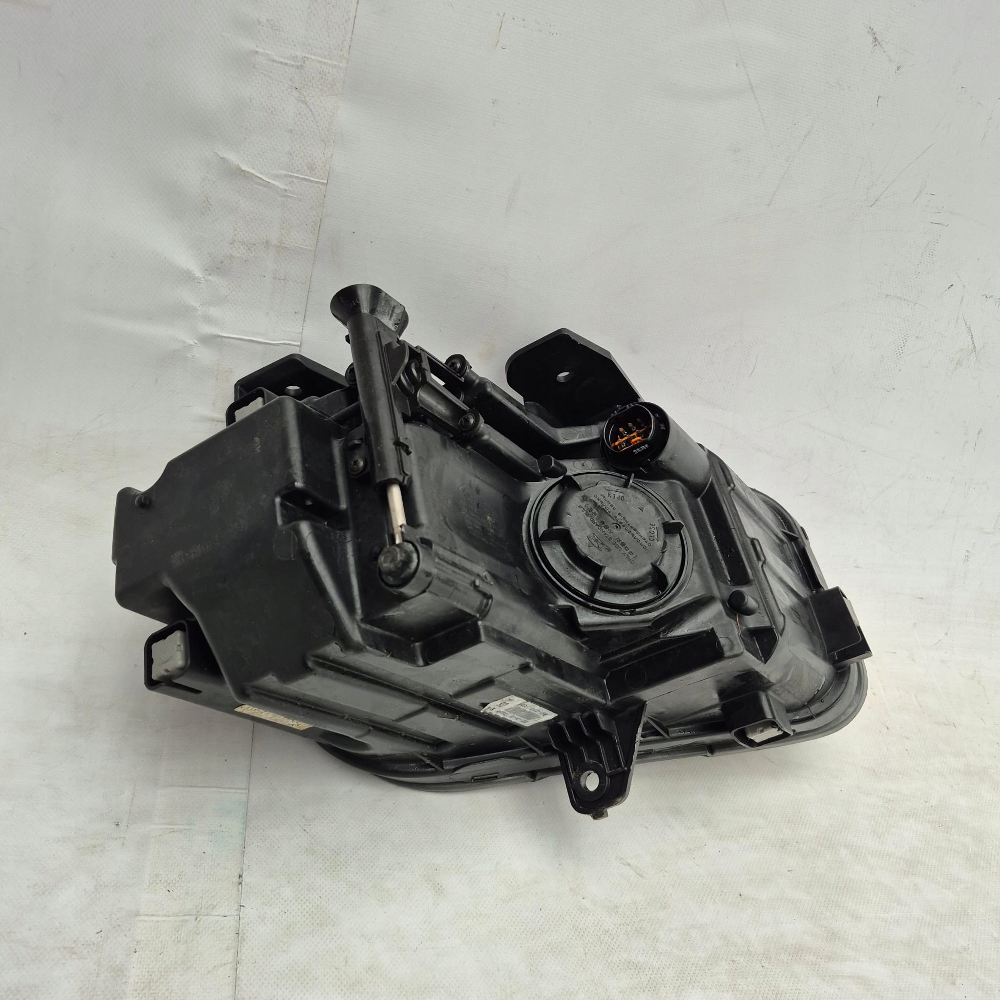 HYUNDAI KONA 17- light left front front lens J9921-21010