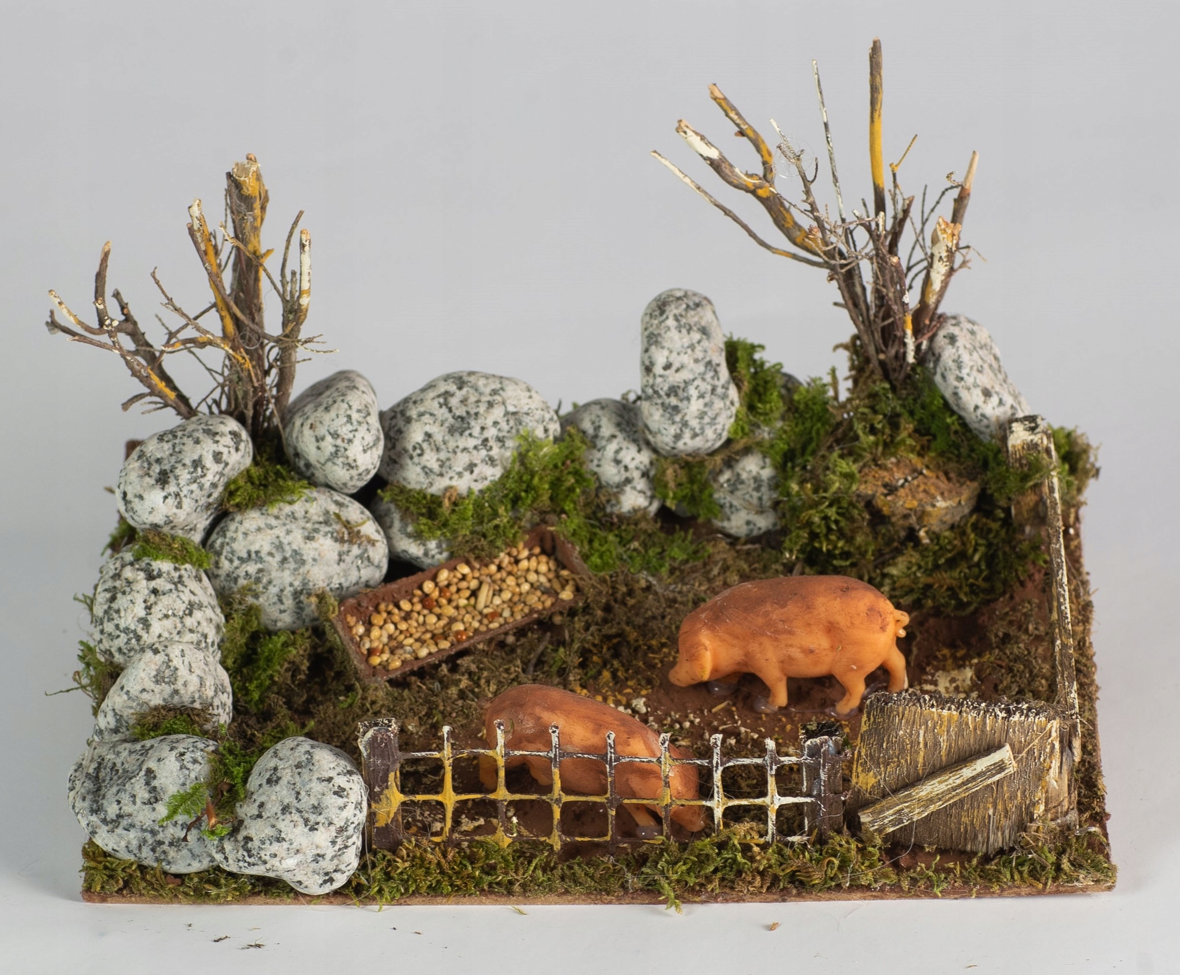 Ohrada s prasátky pro zdobení vánočního betlému – 20 x 14 x 12 cm