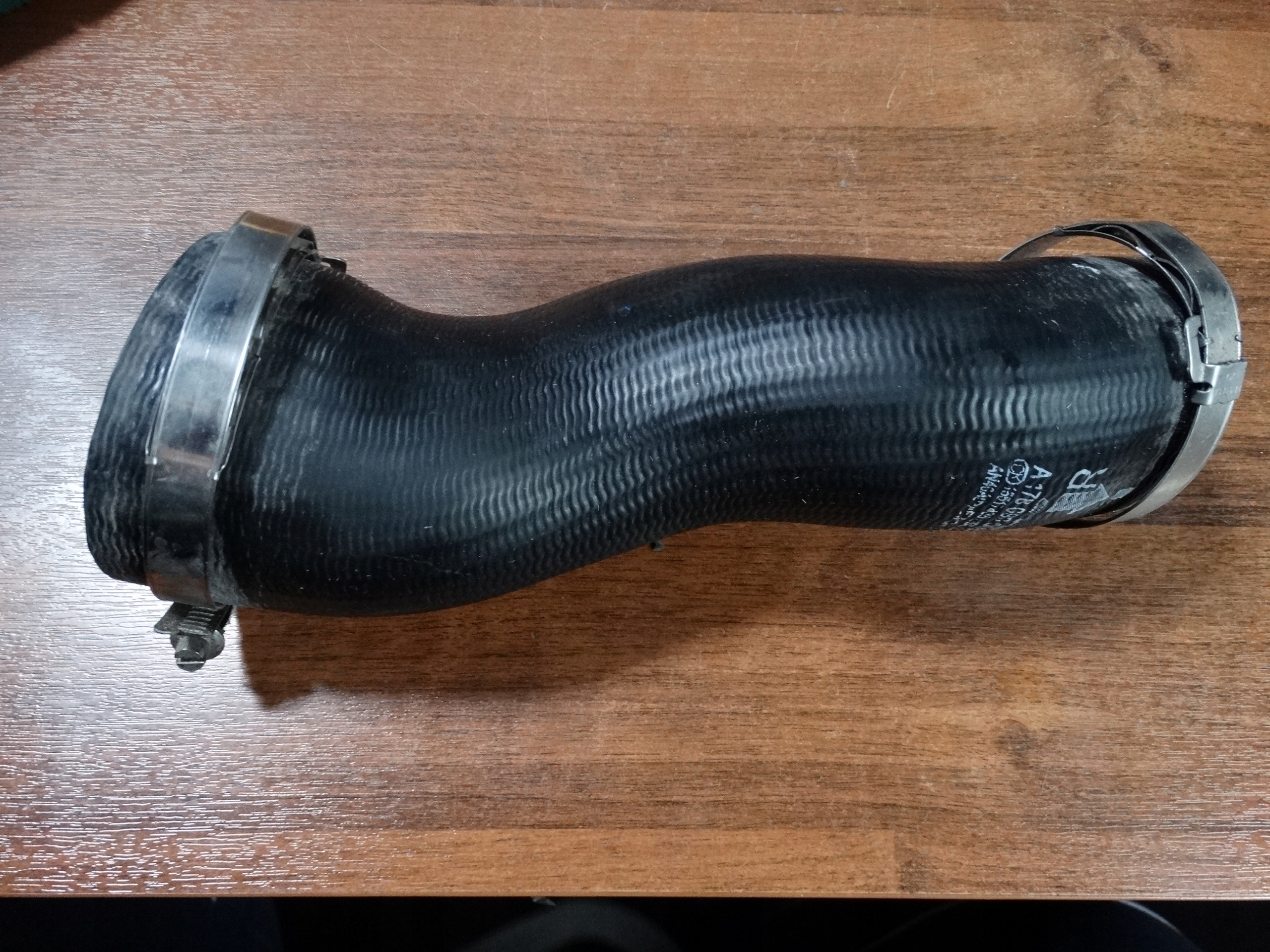 SCHLAUCH INTERCOOLER RECHTS MERCEDES GT W190 1