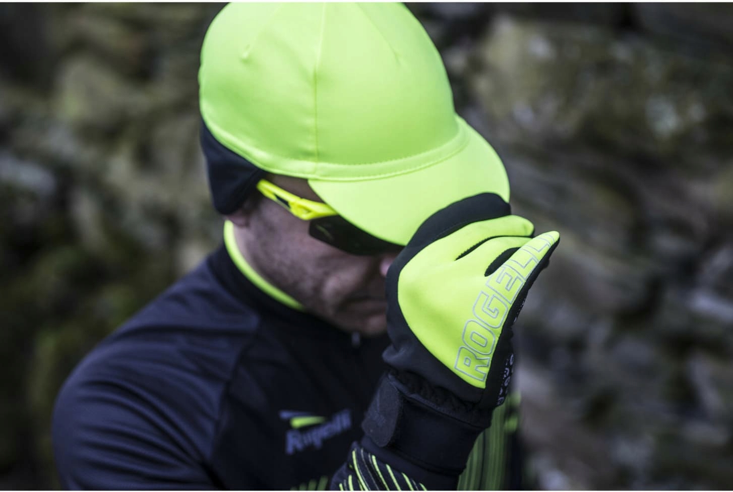 CZAPKA ZIMOWA Z DASZKIEM POD KASK ROGELLI PROTTETIVO Rozmiar uniwersalny