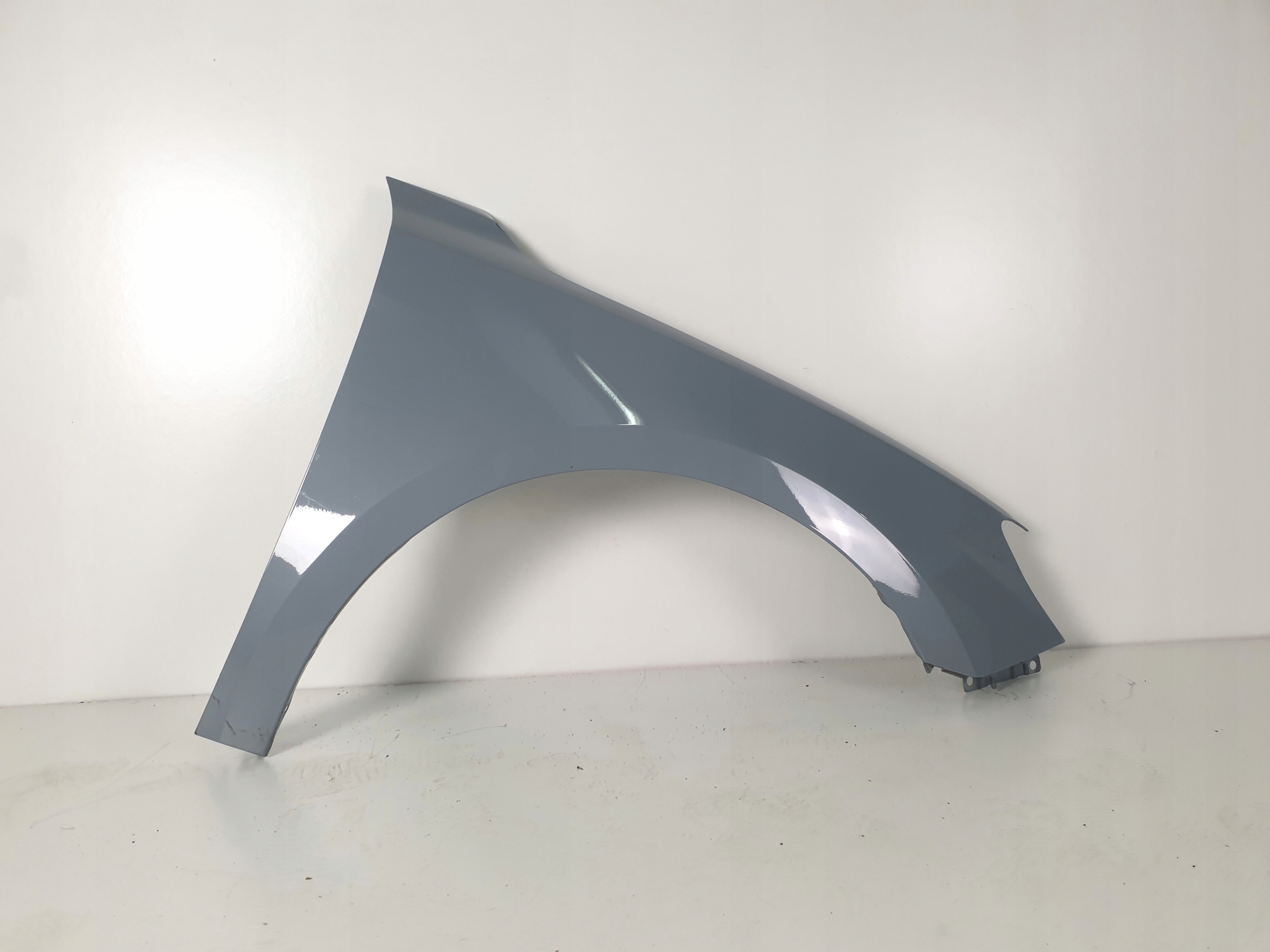 AUDI A1 82A BŁOTNIK PRAWY PRZÓD PRZEDNI