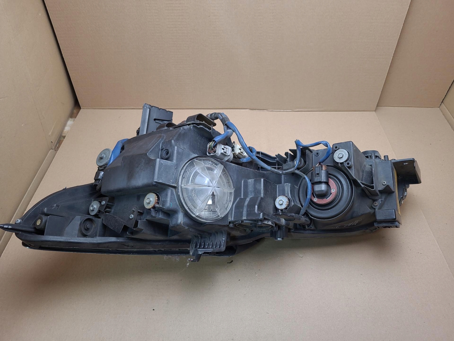 light front right side Lexus GS 3 2007 85967-24010