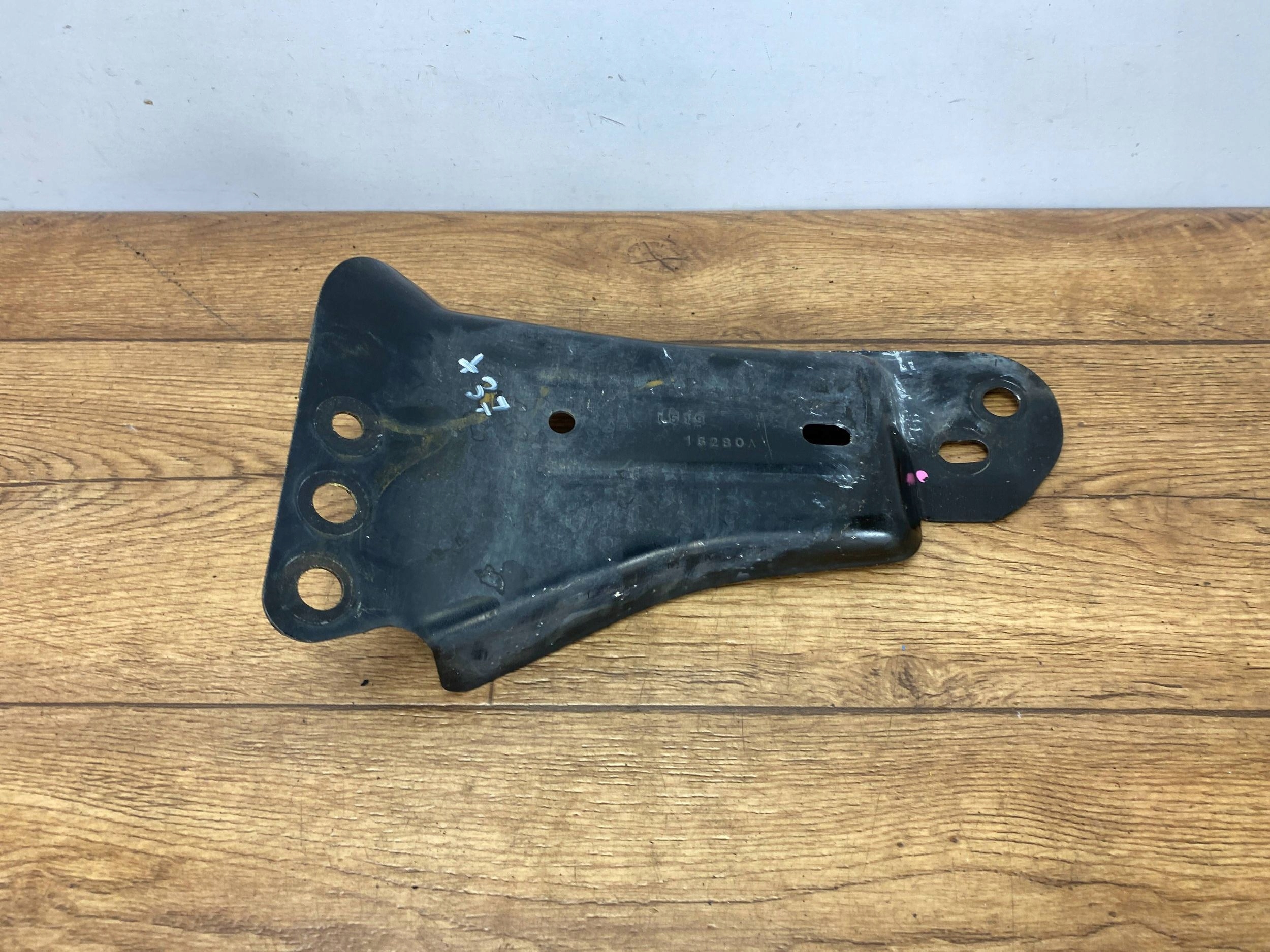 pillar bracket holder metallic Dodge Charger 2015+