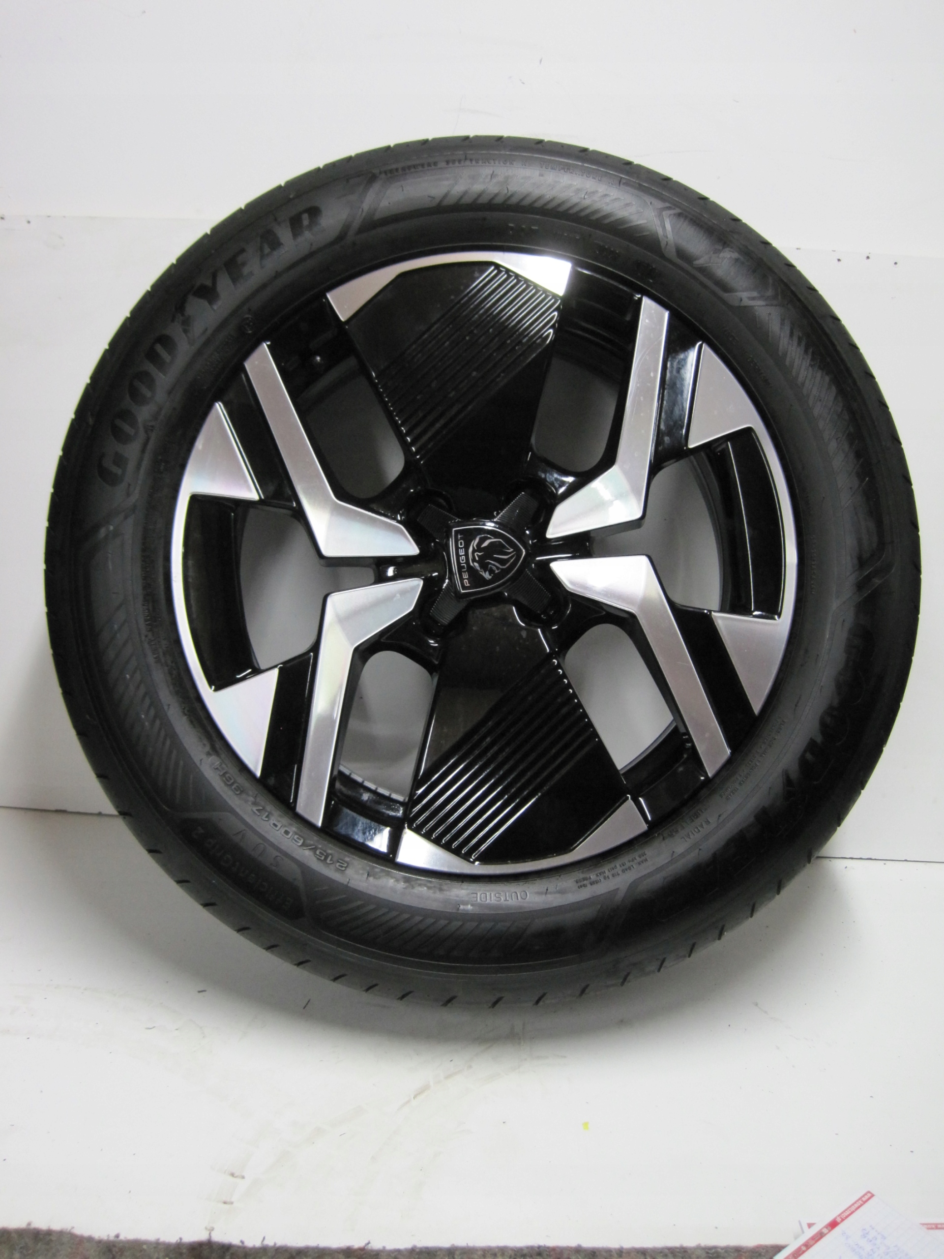wheels discs tyres PEUGEOT 2008 II R17 24R