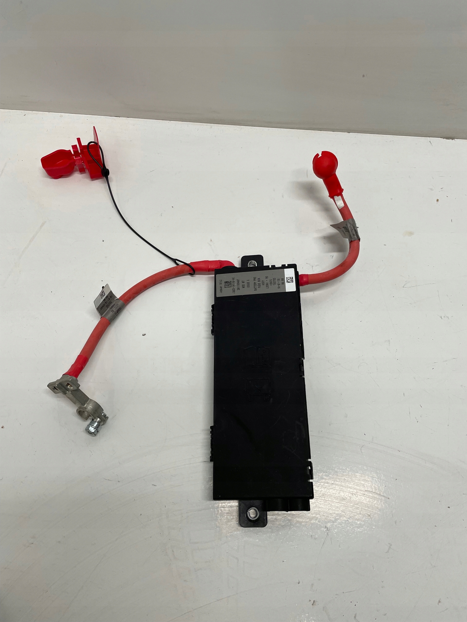 JAGUAR F-TYPE 18r SKRZYNKA FUSEBOX POWER CABLE