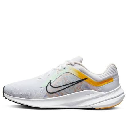 Dámské běžecké boty Nike Quest 5 Premium DO9473-100 vel. 39