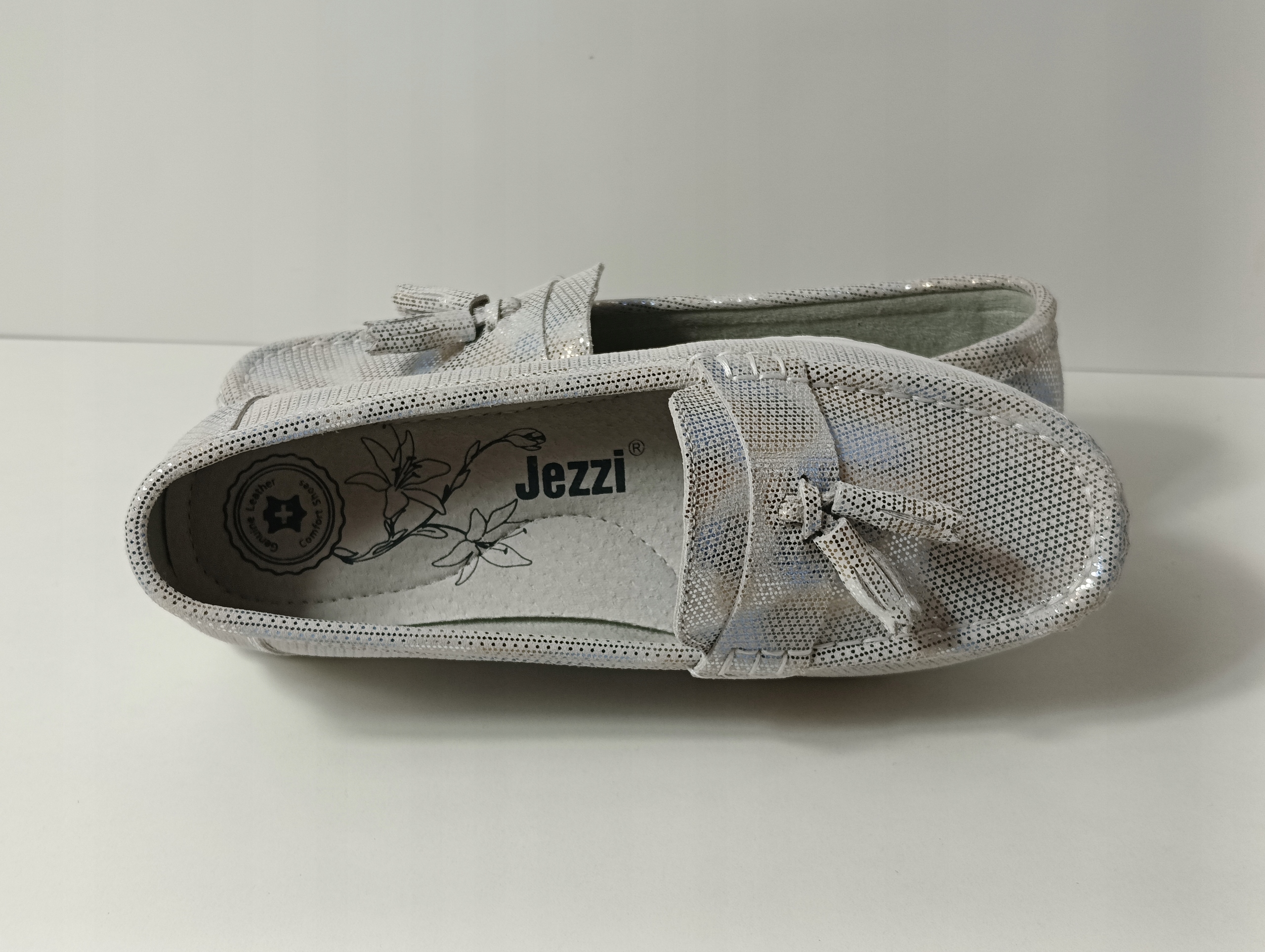Baleriny, mokasyny Jezzi srebrne skóra r. 39 lekkie Model 24PB18/39