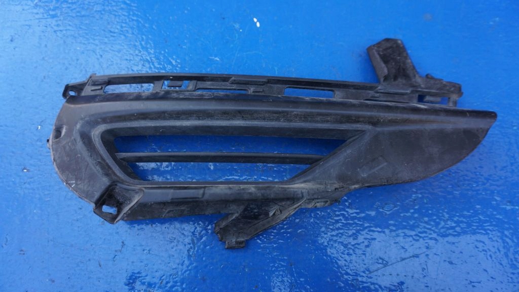 VOLVO XC60 II grid spoiler of a bumper front right