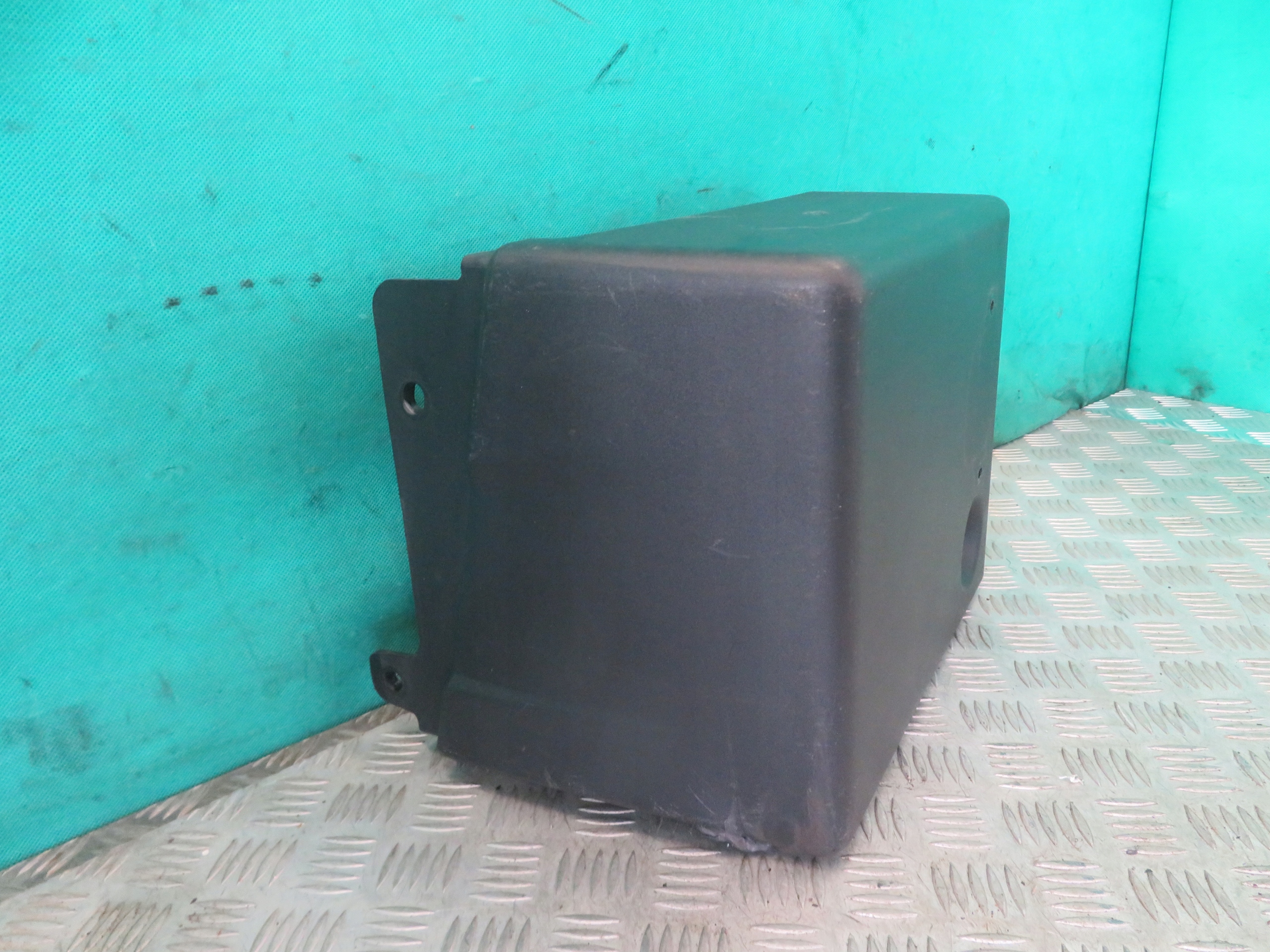 Blende Abdeckung Abdeckung AKUMULATORA rechts SCANIA G410 1945947